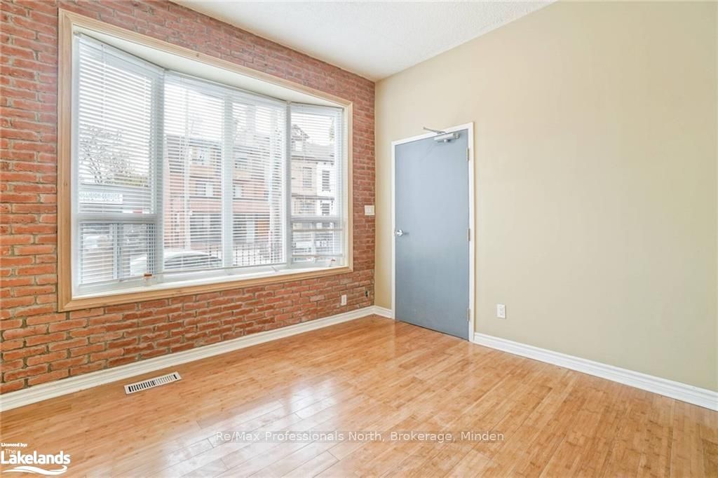 214 Gerrard Street Property Photo 3