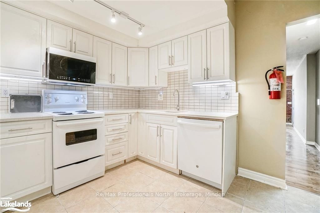 214 Gerrard Street Property Photo 4