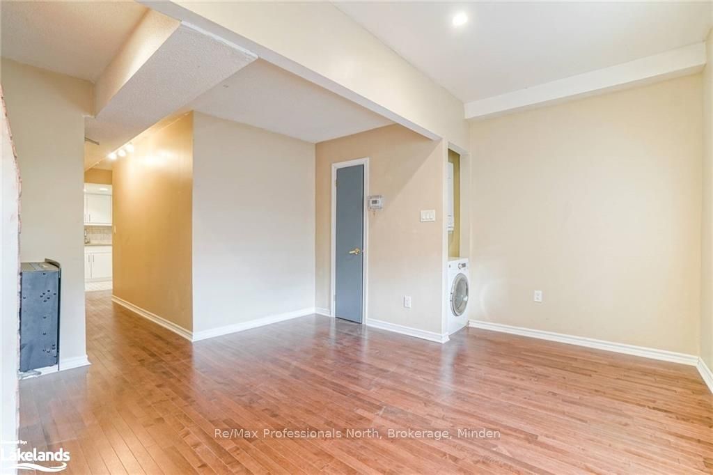 214 Gerrard Street Property Photo 10