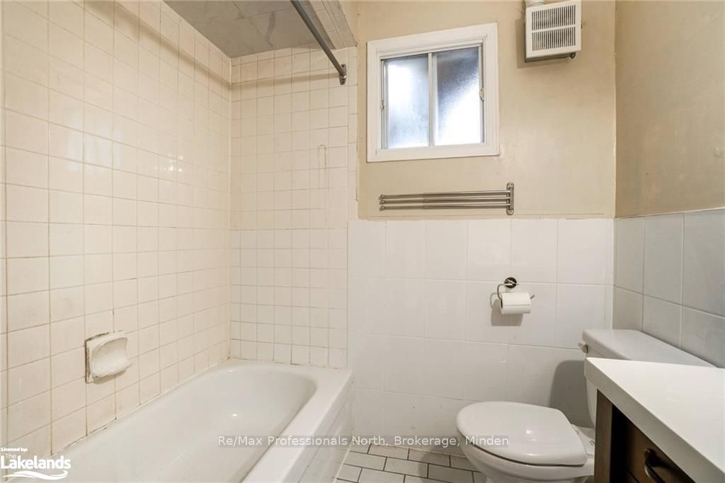 214 Gerrard Street Property Photo 15