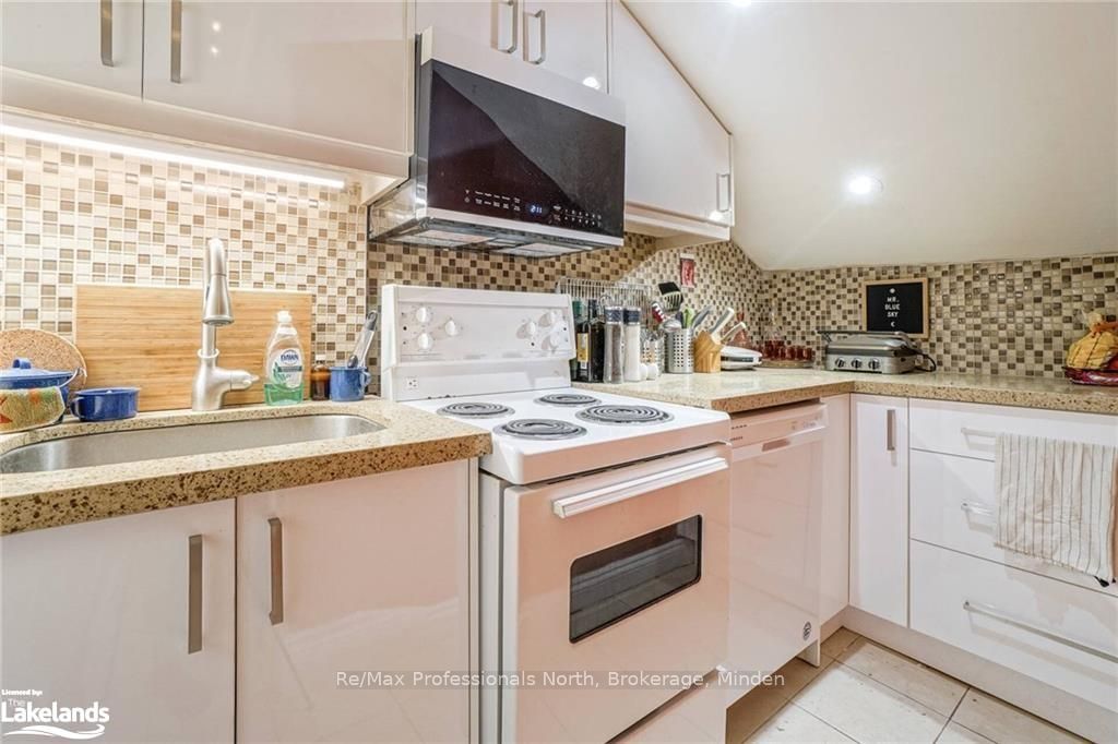 214 Gerrard Street Property Photo 23