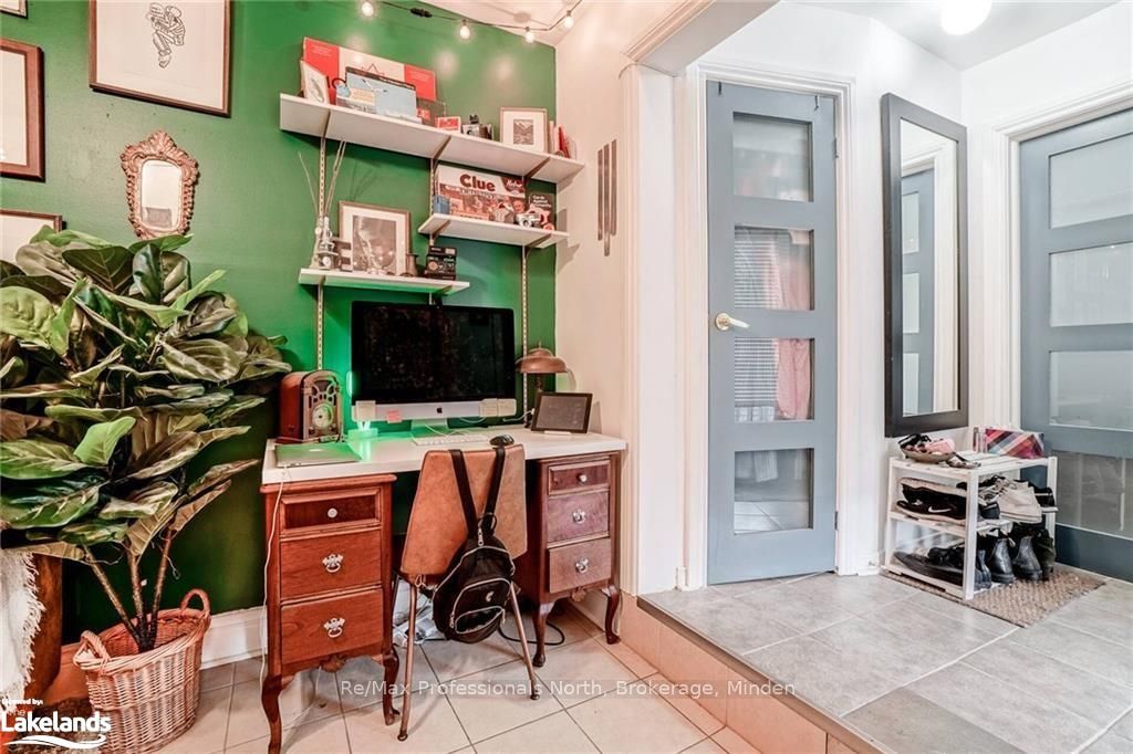 214 Gerrard Street Property Photo 25