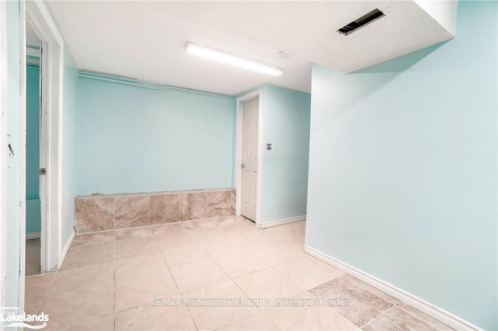 214 Gerrard Street Property Photo 33