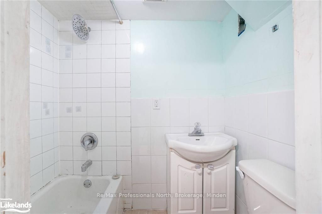 214 Gerrard Street Property Photo 34