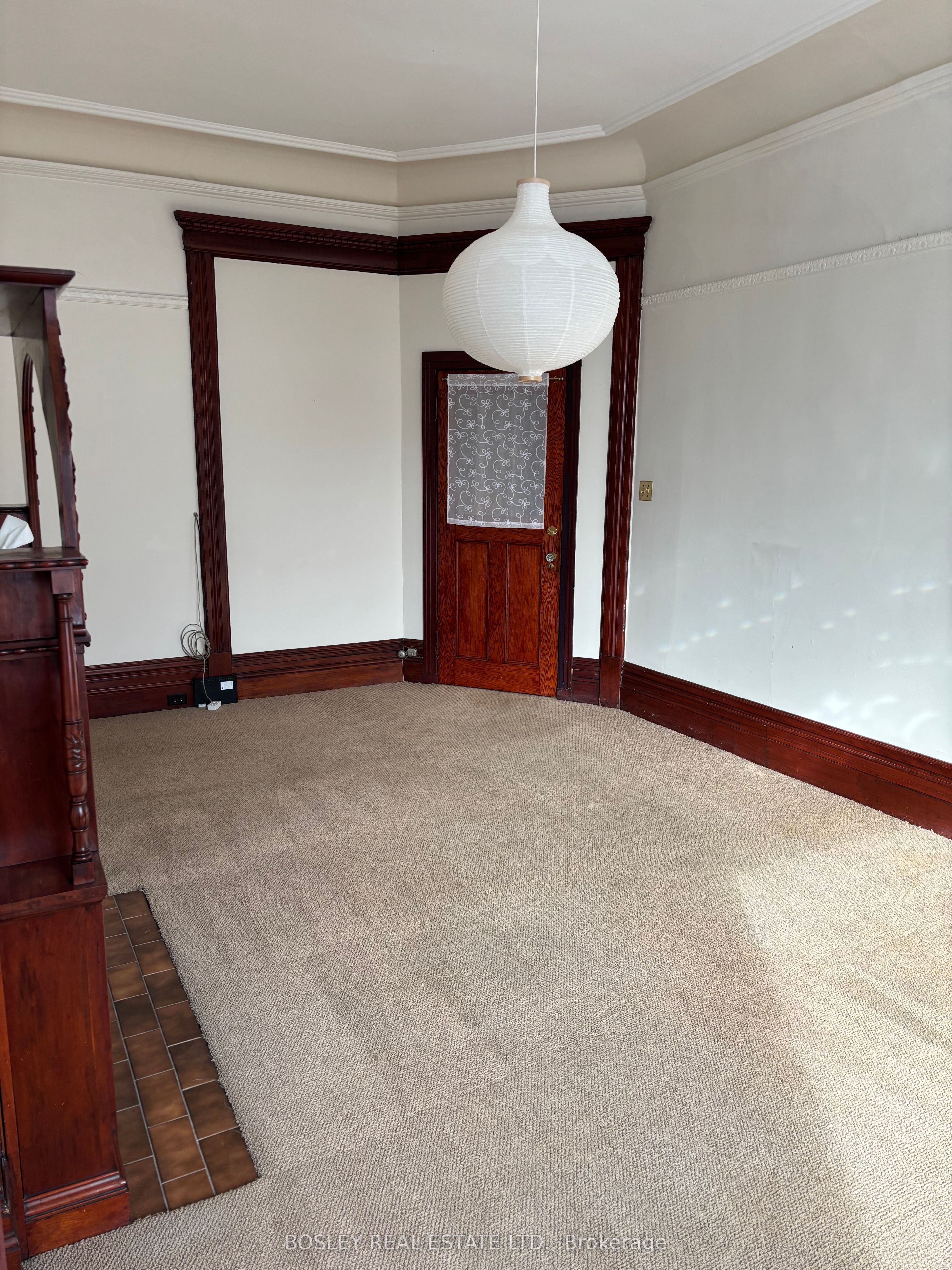 #1 - 554 Spadina Crescent Property Photo 4