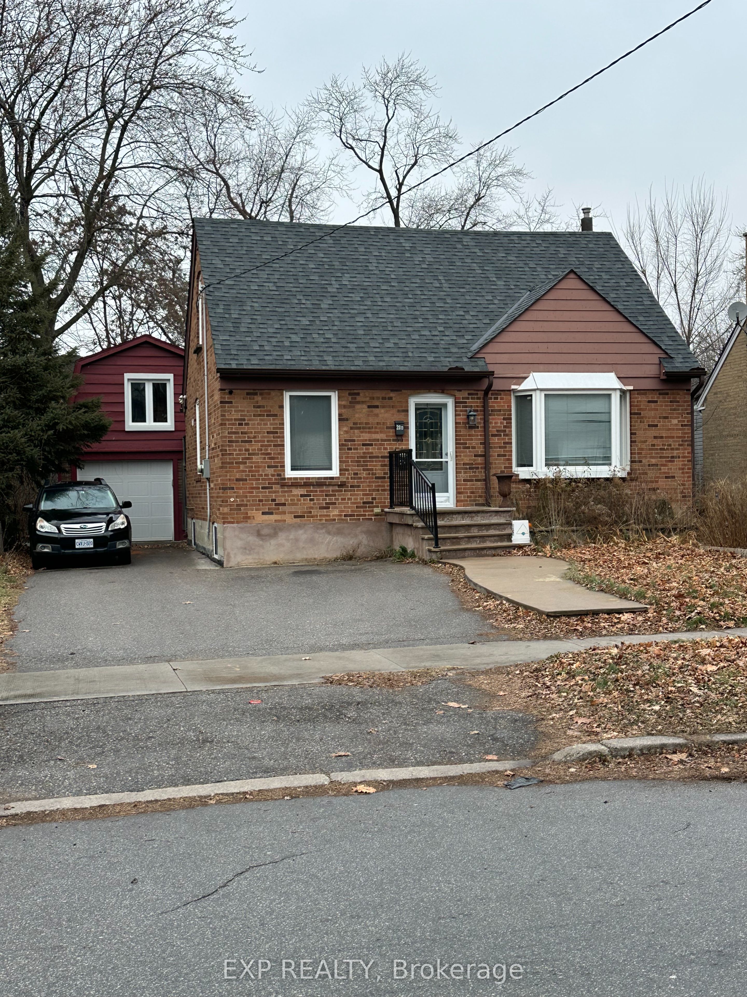 28 Pleasant Avenue Property Photo 1