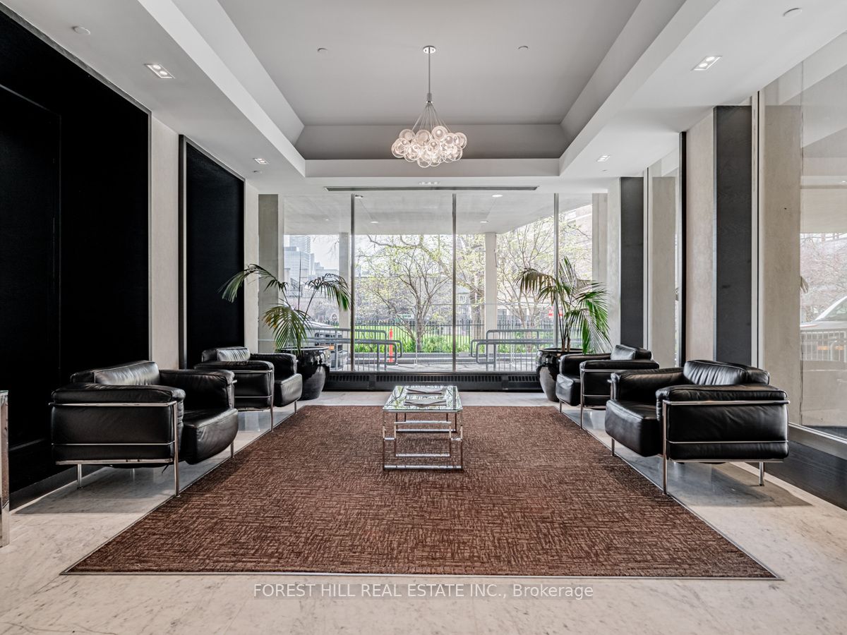 #504 - 131 Bloor Street Property Photo 4
