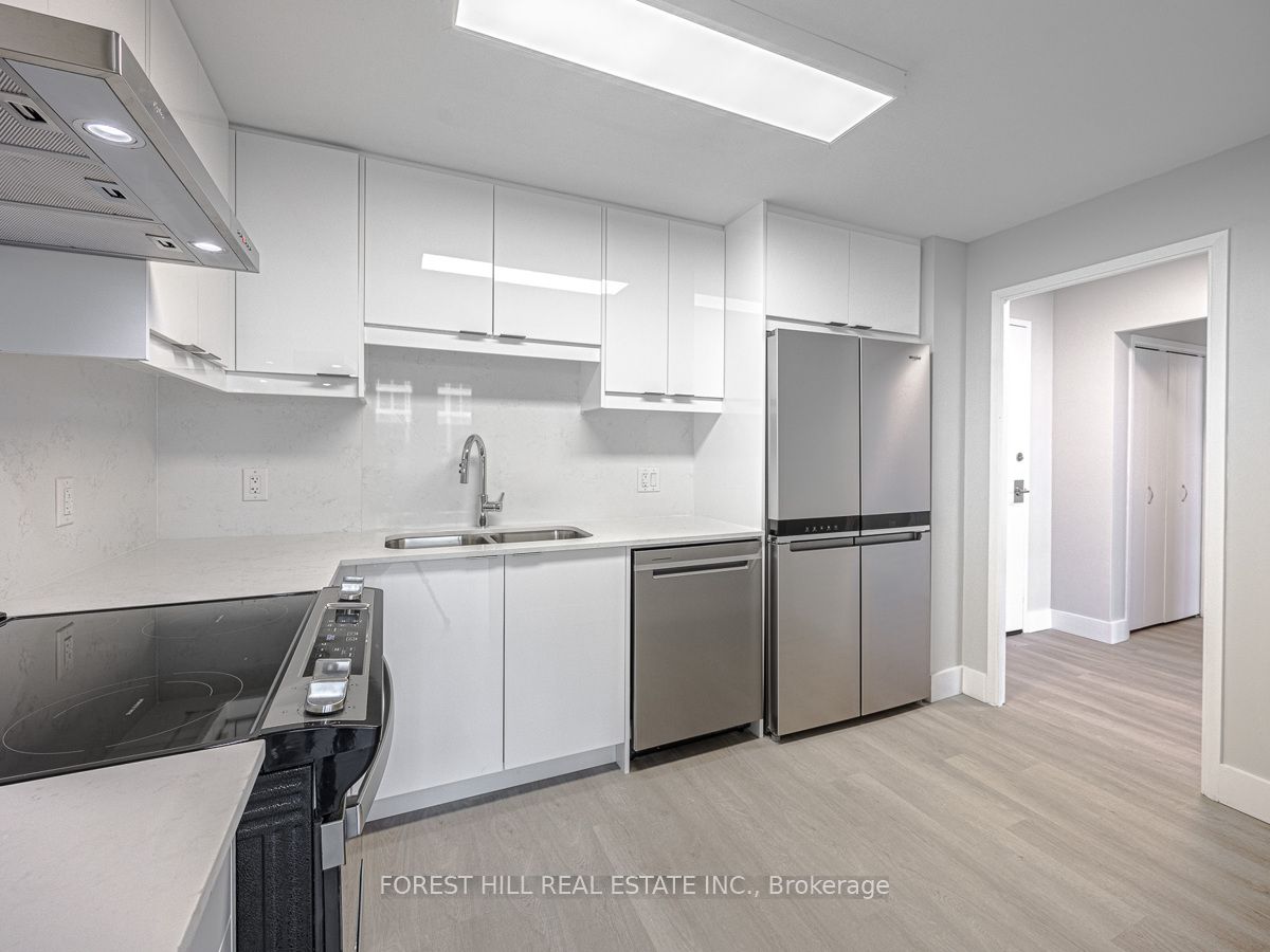 #504 - 131 Bloor Street Property Photo 9