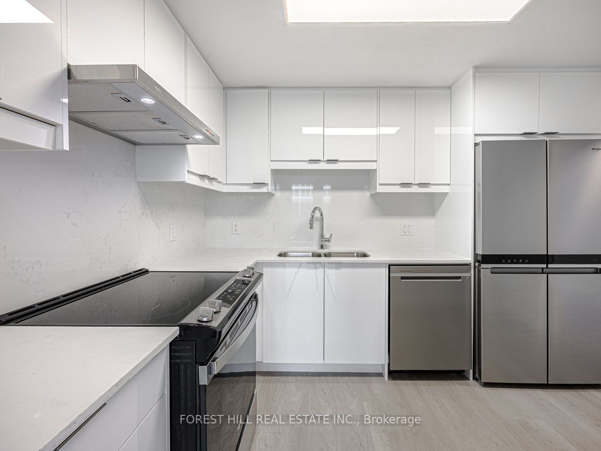 #504 - 131 Bloor Street Property Photo 10