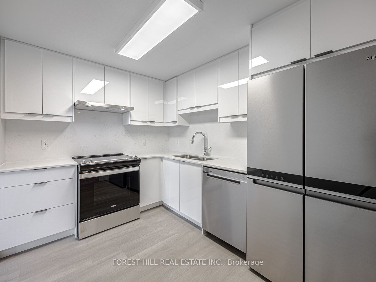 #504 - 131 Bloor Street Property Photo 11