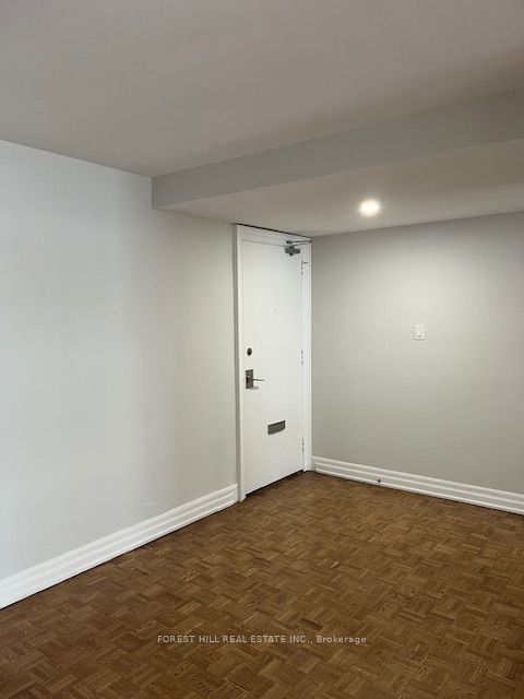 #1218 - 131 Bloor Street Property Photo 9