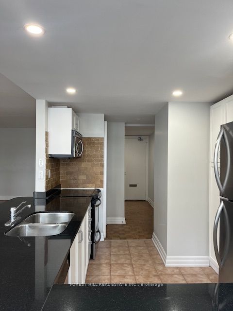 #1218 - 131 Bloor Street Property Photo 17