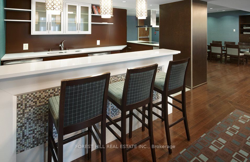 #1218 - 131 Bloor Street Property Photo 27