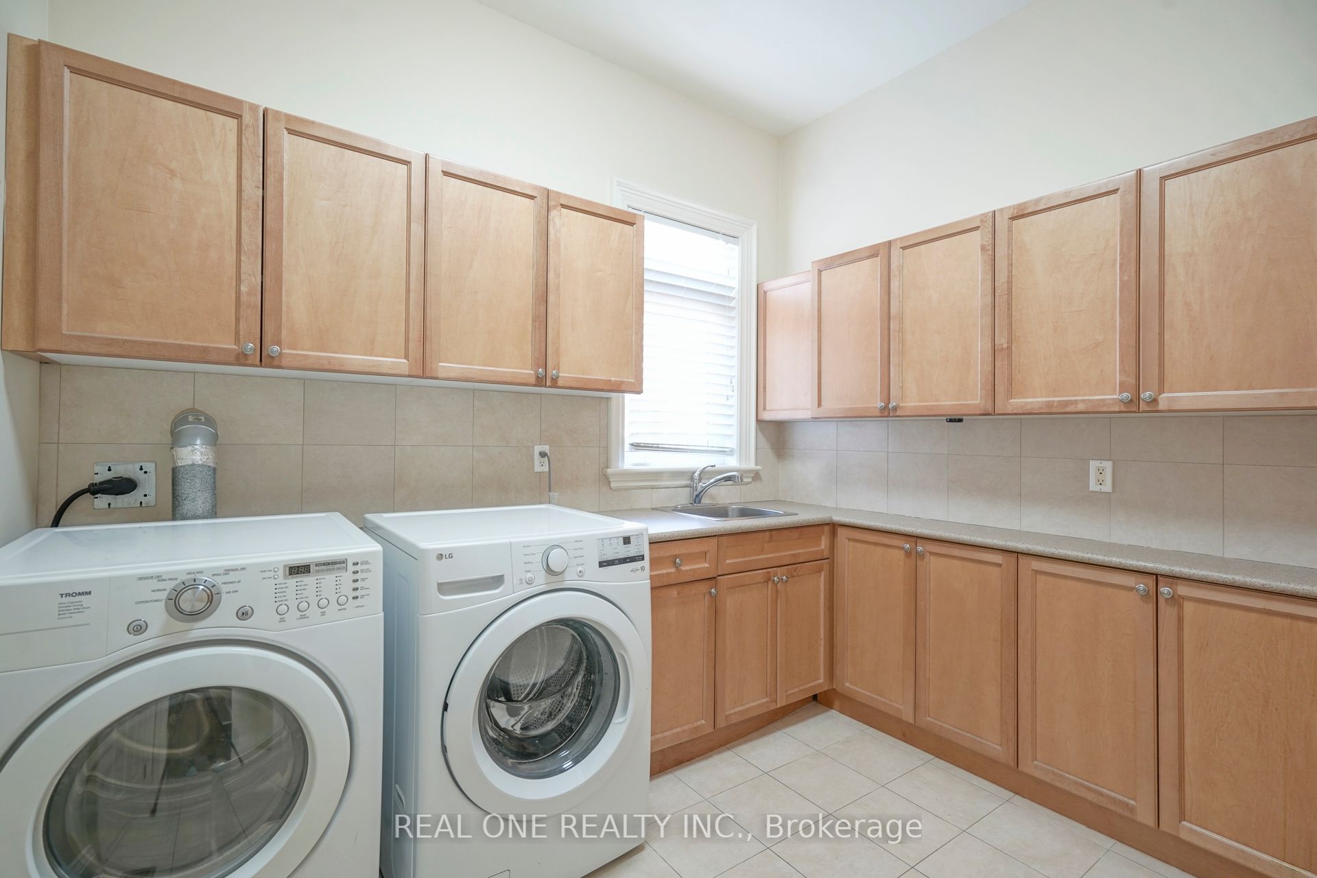 231 Churchill Avenue Property Photo 33