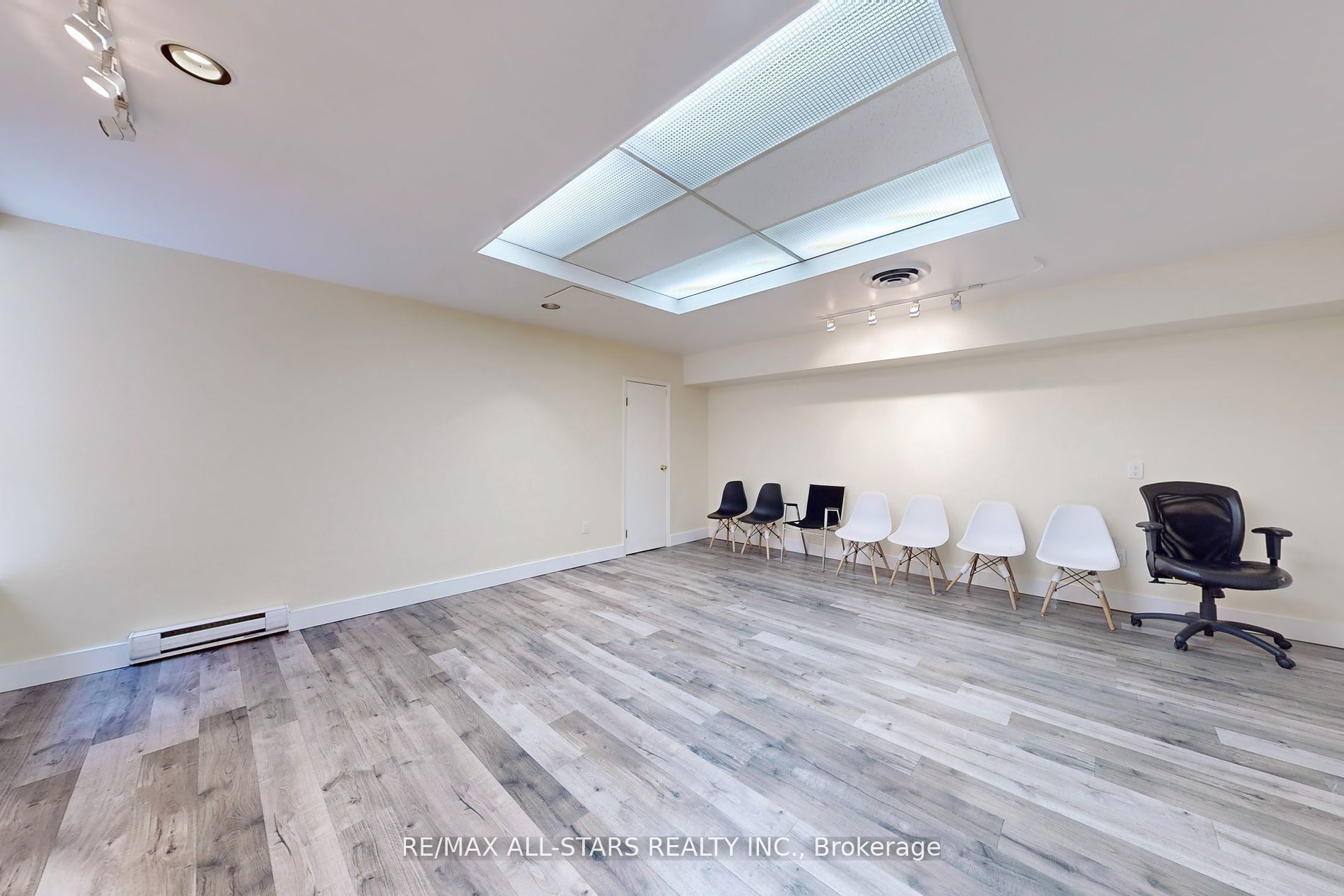 #304 - 66 Gerrard Street Property Photo 2