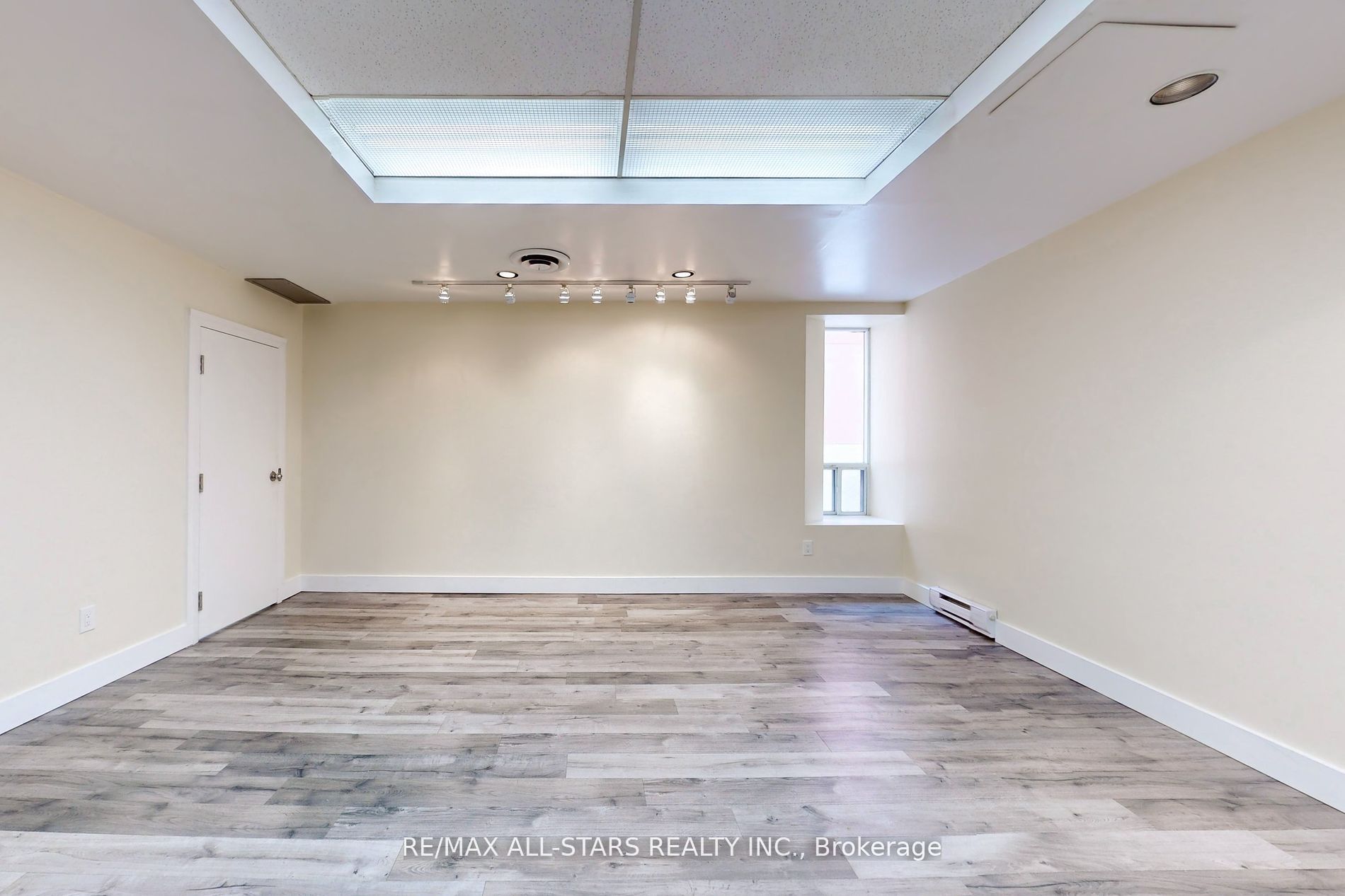 #304 - 66 Gerrard Street Property Photo 5