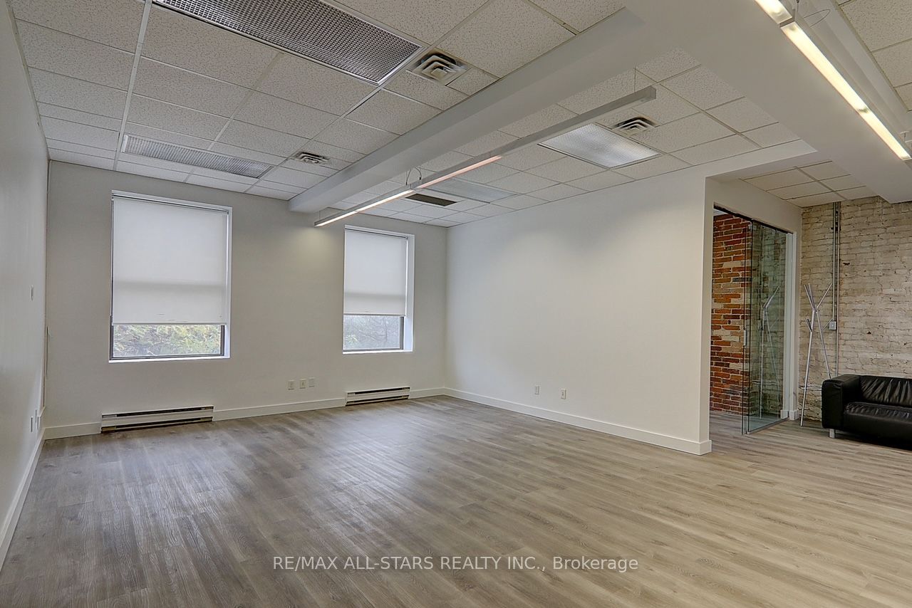 #202 - 66 Gerrard Street Property Photo 2