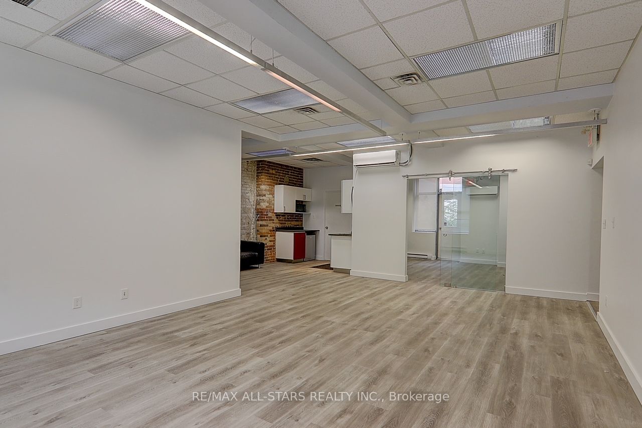 #202 - 66 Gerrard Street Property Photo 3