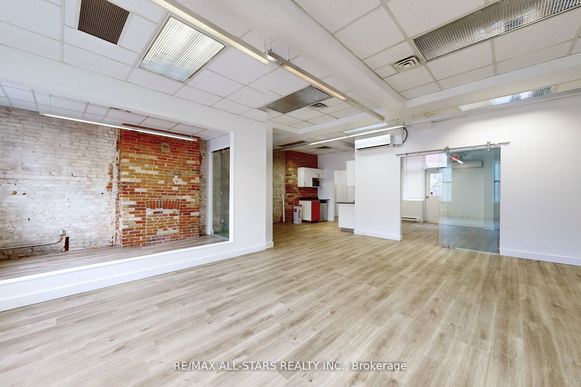 #202 - 66 Gerrard Street Property Photo 5