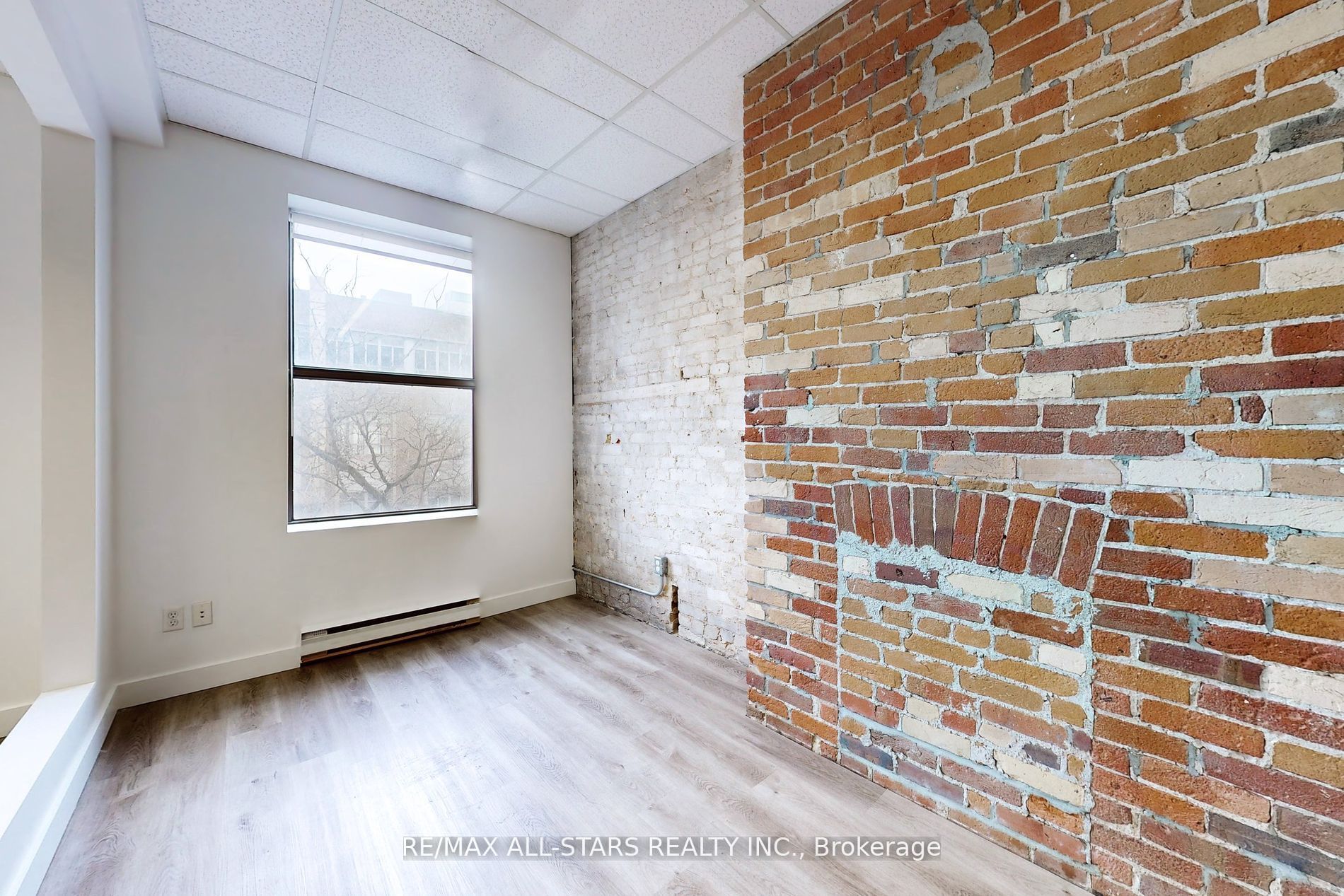 #202 - 66 Gerrard Street Property Photo 8