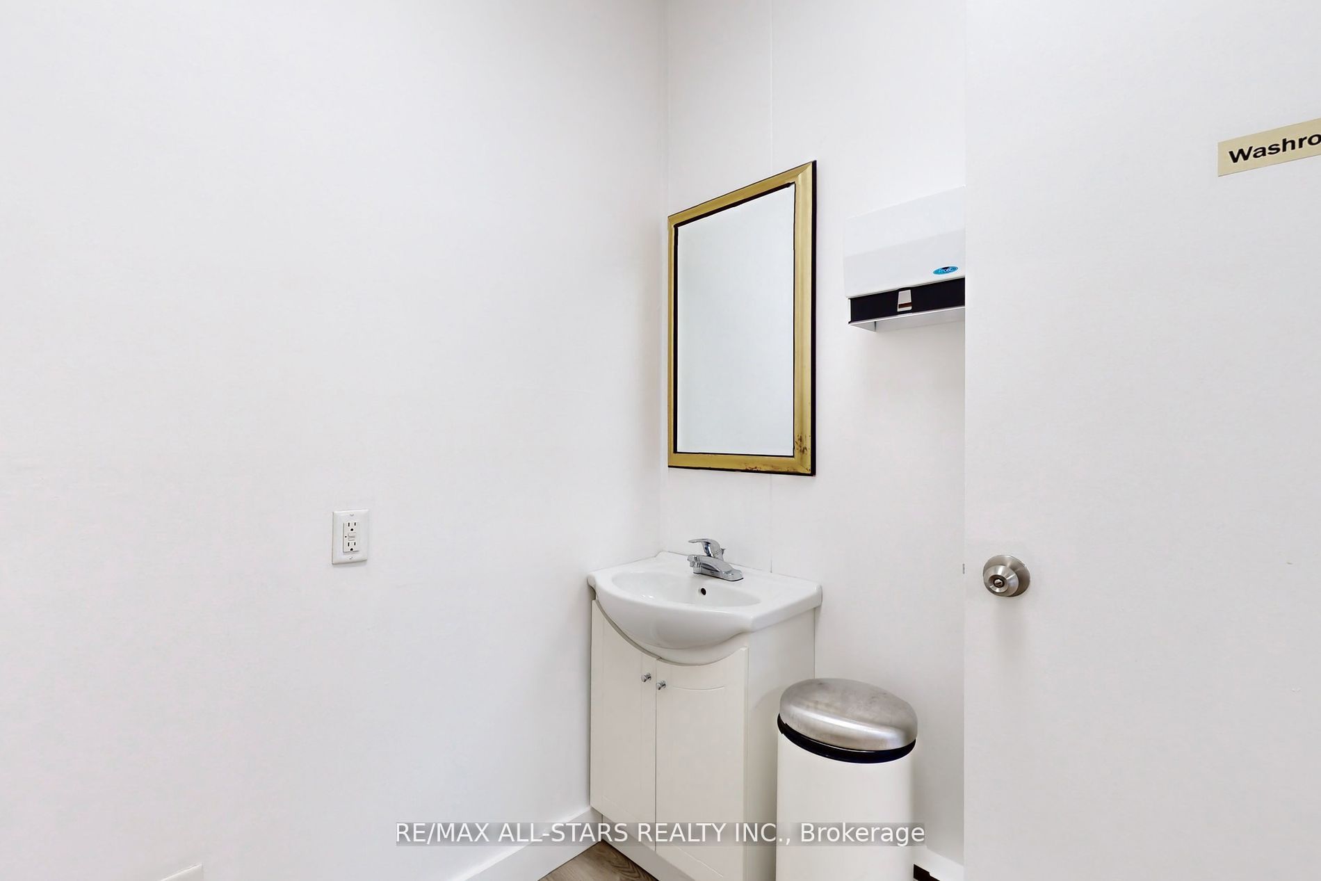 #202 - 66 Gerrard Street Property Photo 12