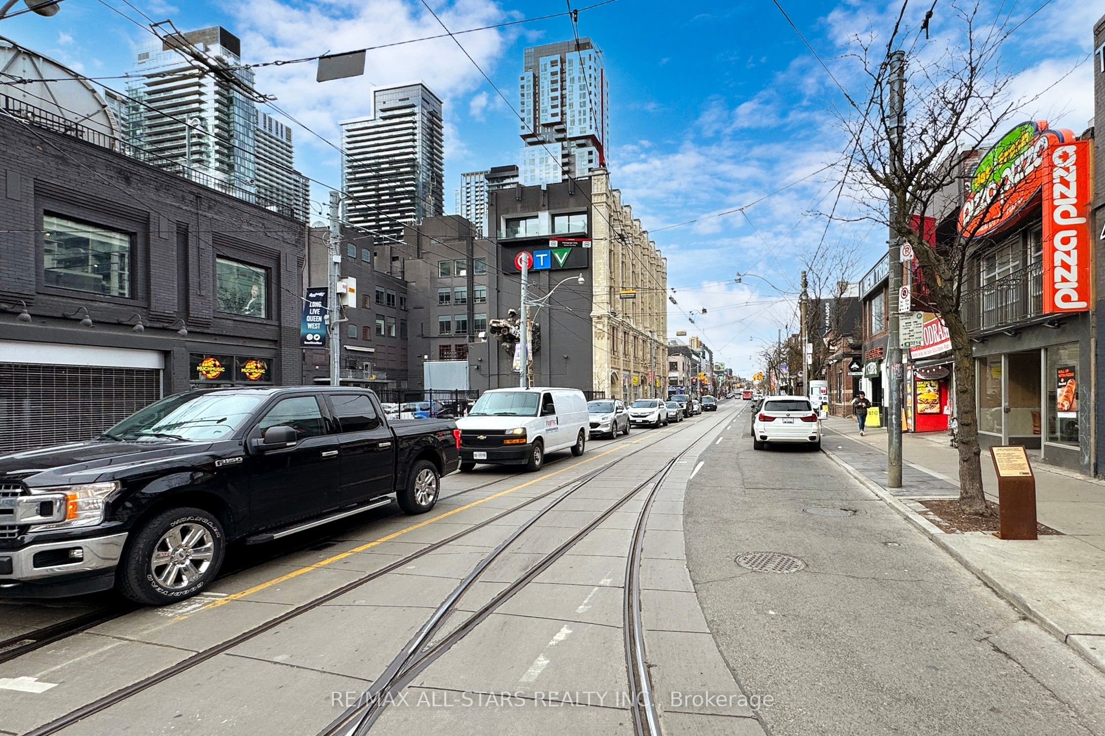 #300 - 10 - 14 Mccaul Street Property Photo 4