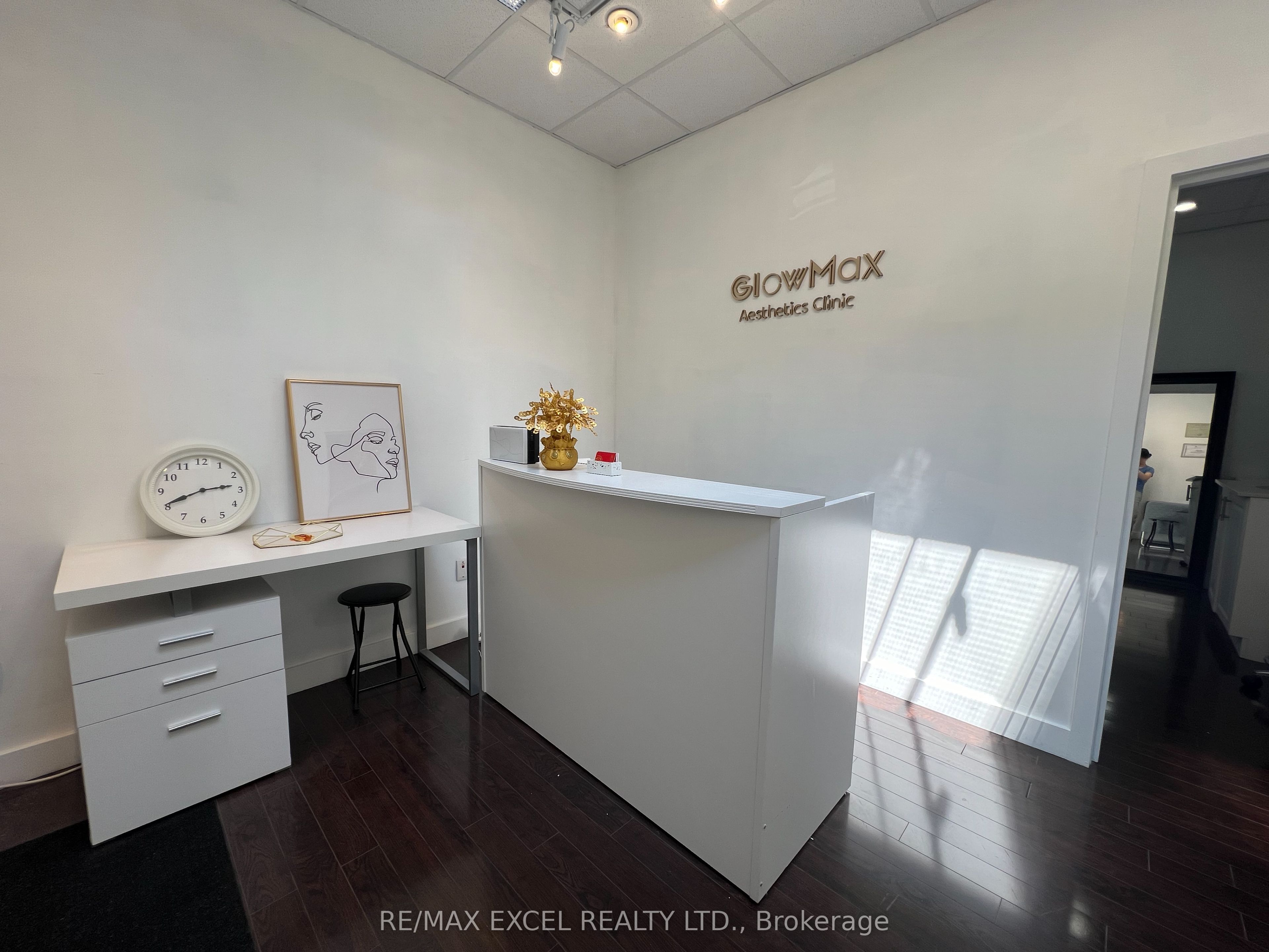 #200 - 491 Church Street Property Photo 2