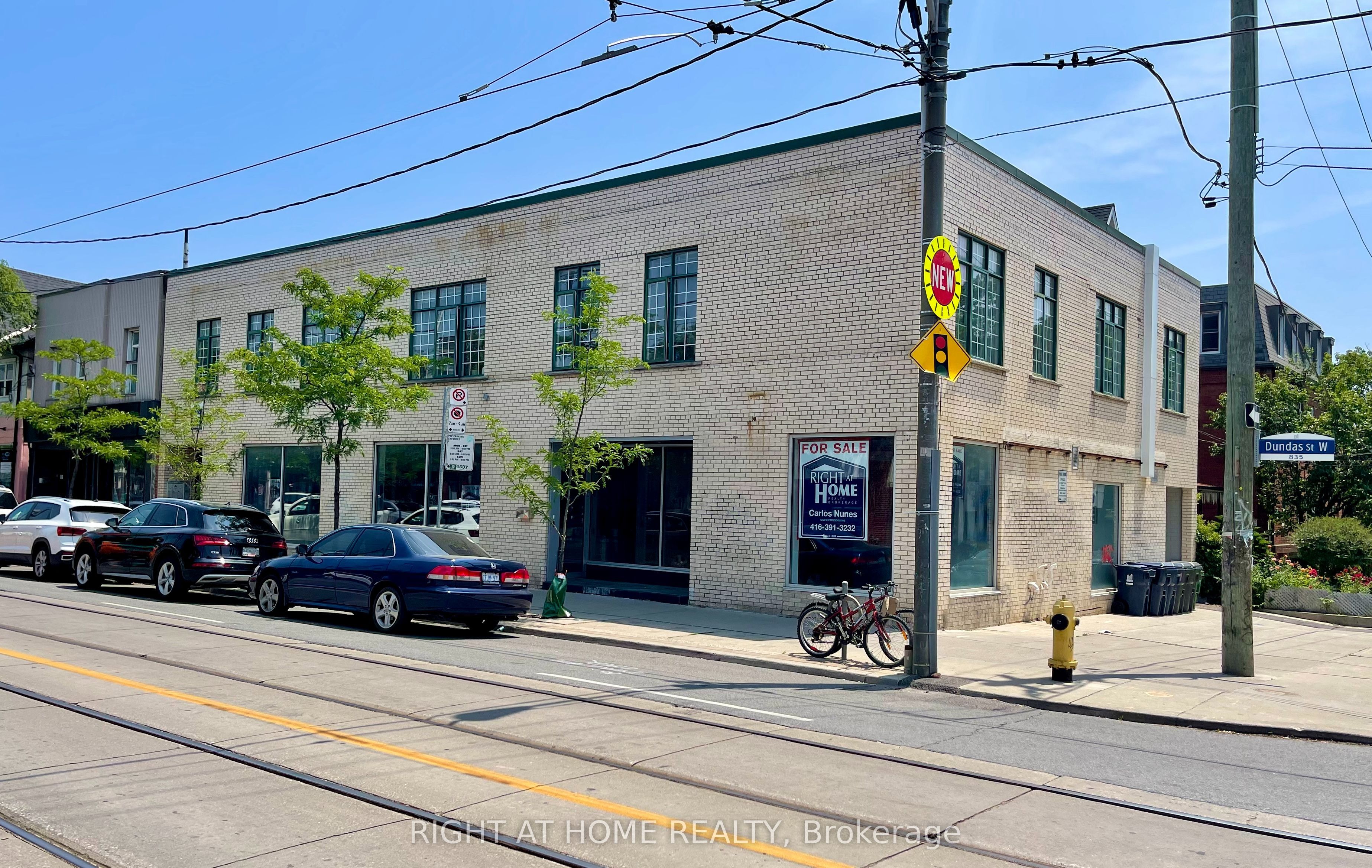 837 Dundas Street Property Photo 1