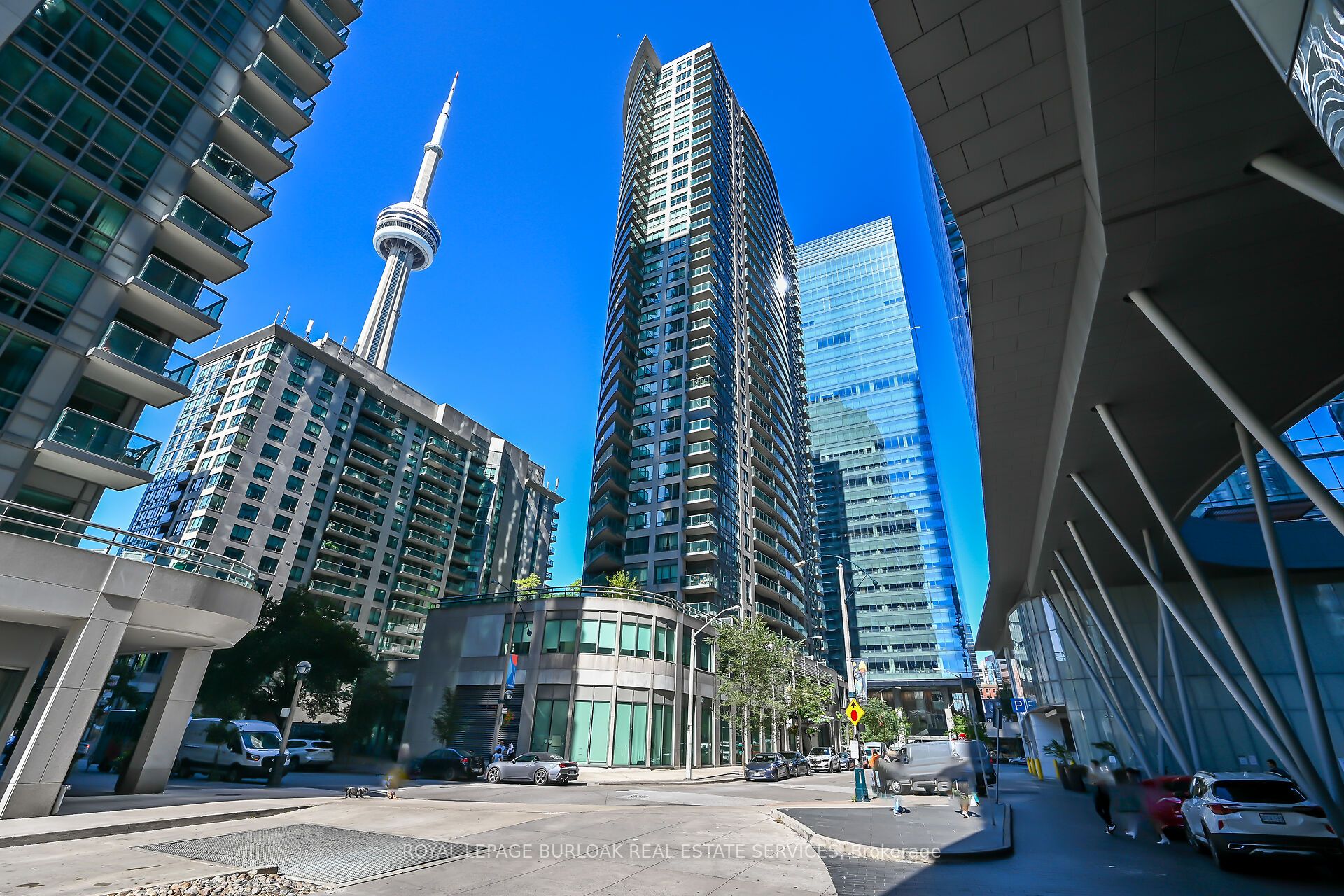 #709 - 30 Grand Trunk Crescent Property Photo 1