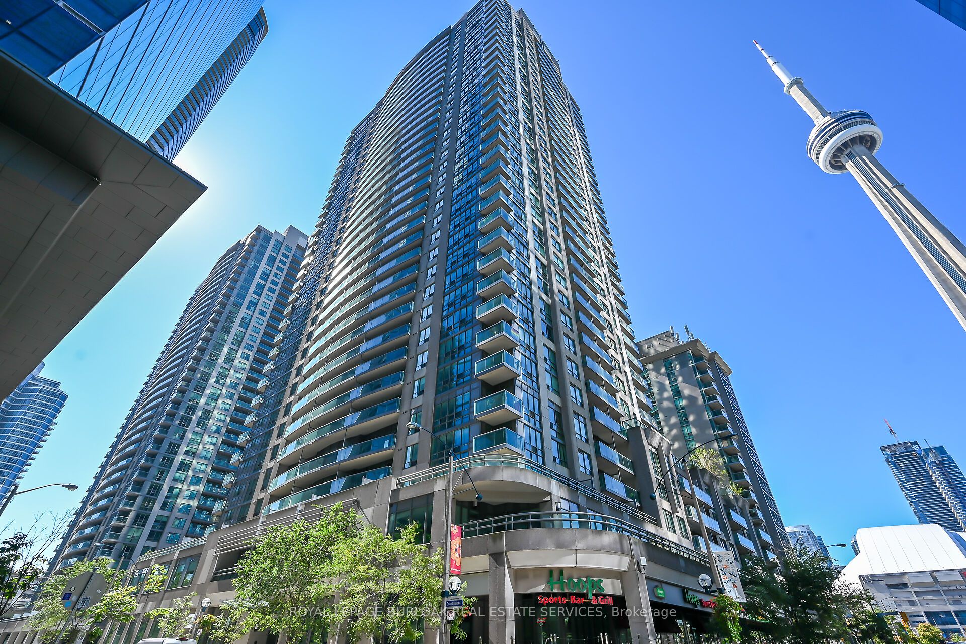 #709 - 30 Grand Trunk Crescent Property Photo 4