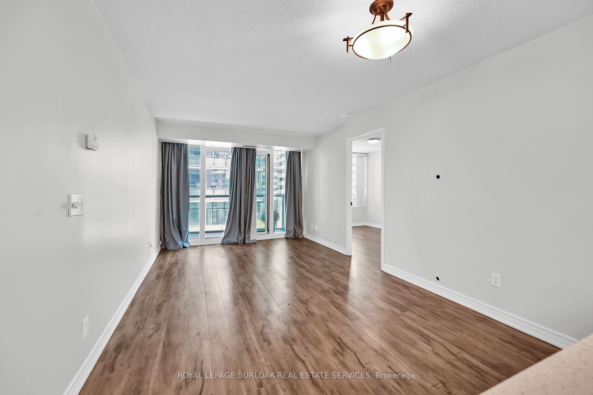 #709 - 30 Grand Trunk Crescent Property Photo 19