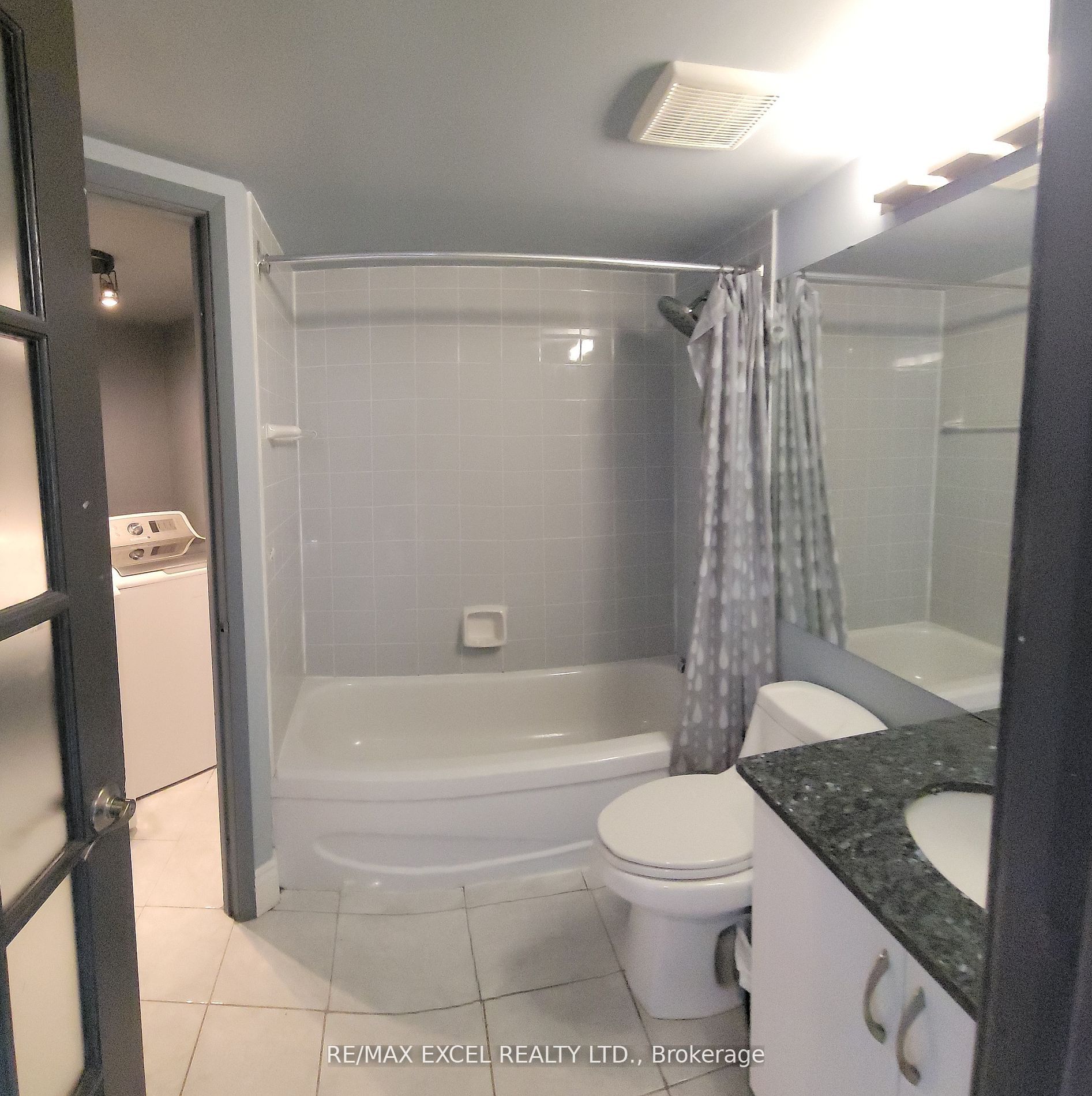 #ph03 - 717 Bay Street Property Photo 3