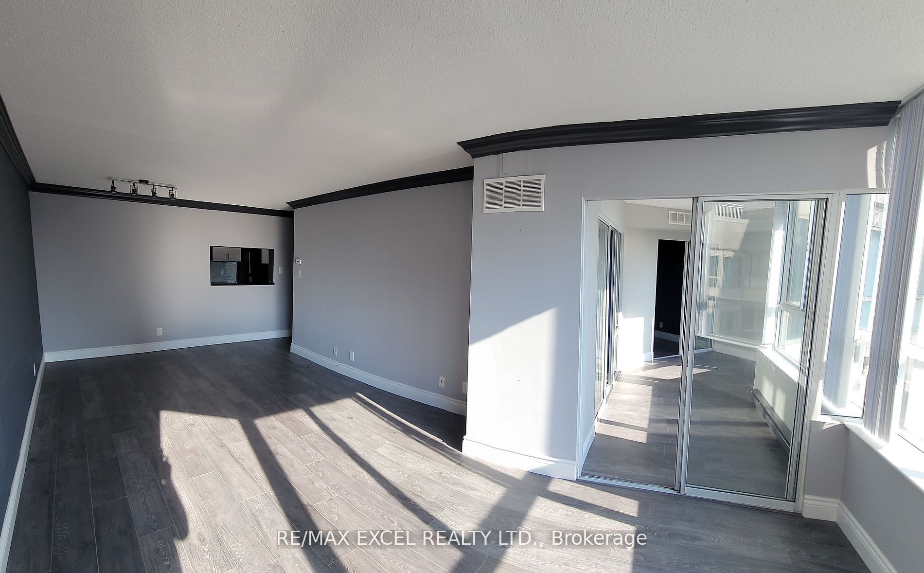 #ph03 - 717 Bay Street Property Photo 8