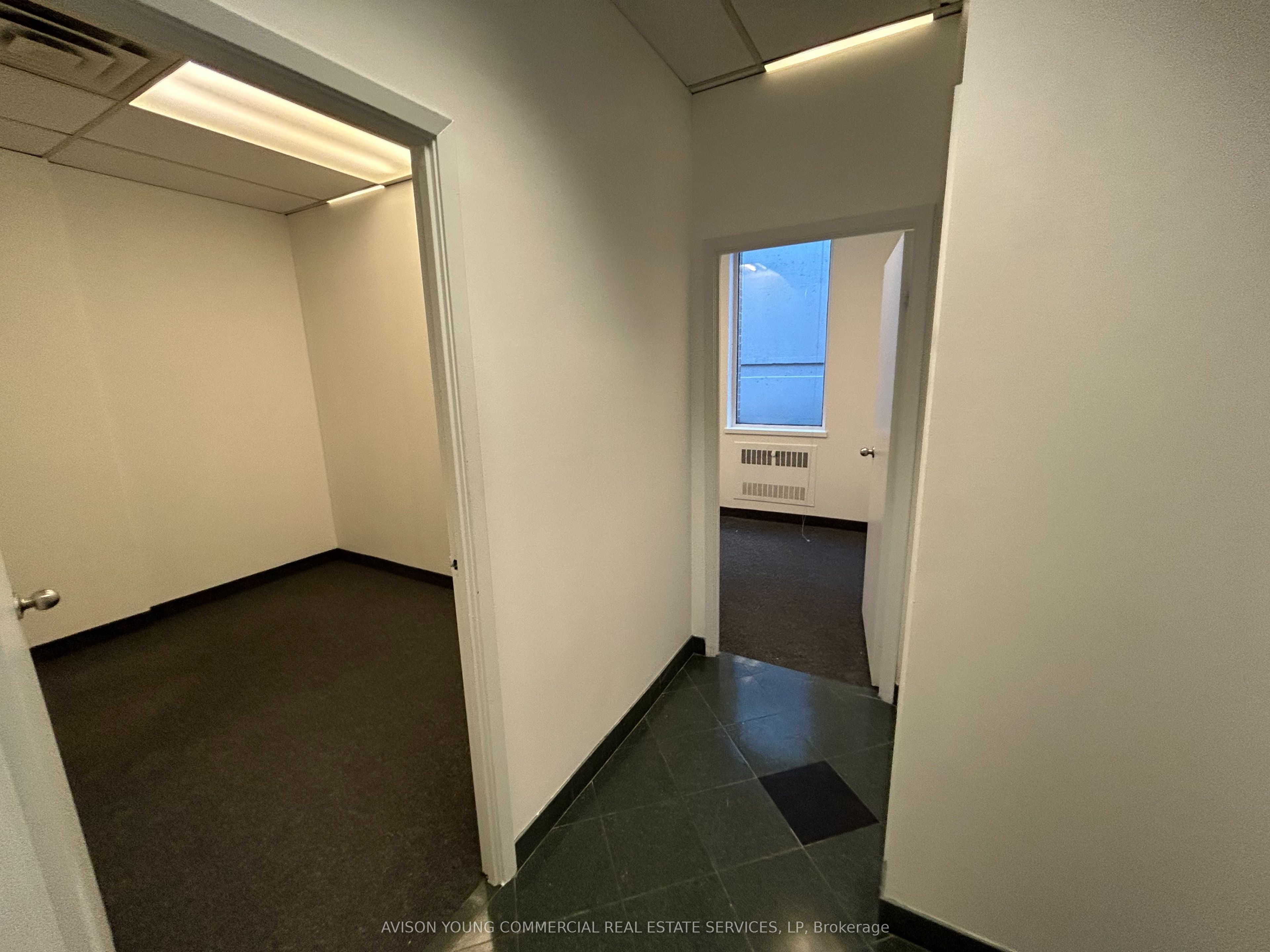 #605 - 55 Eglinton Avenue Property Photo 3