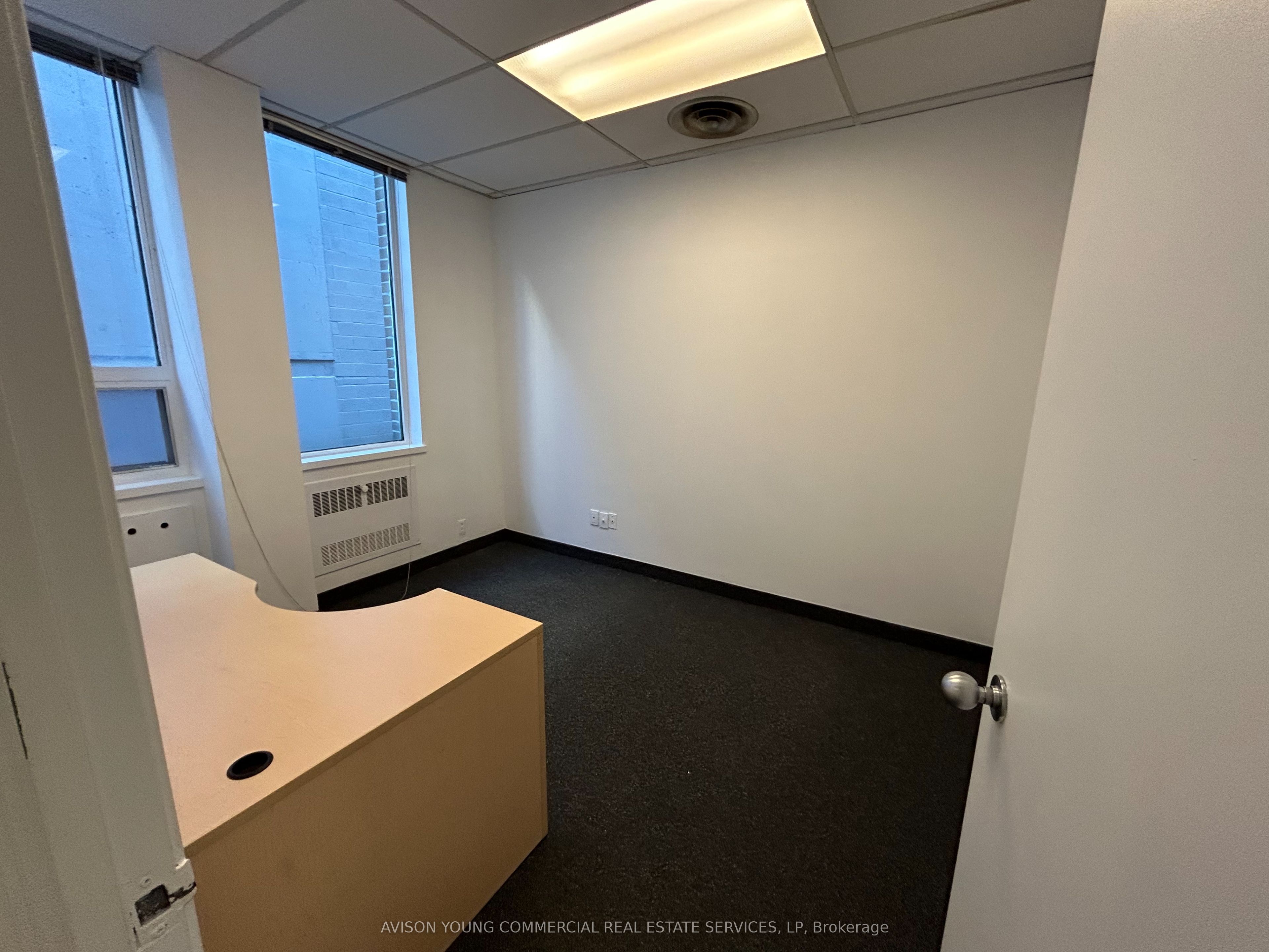 #605 - 55 Eglinton Avenue Property Photo 4