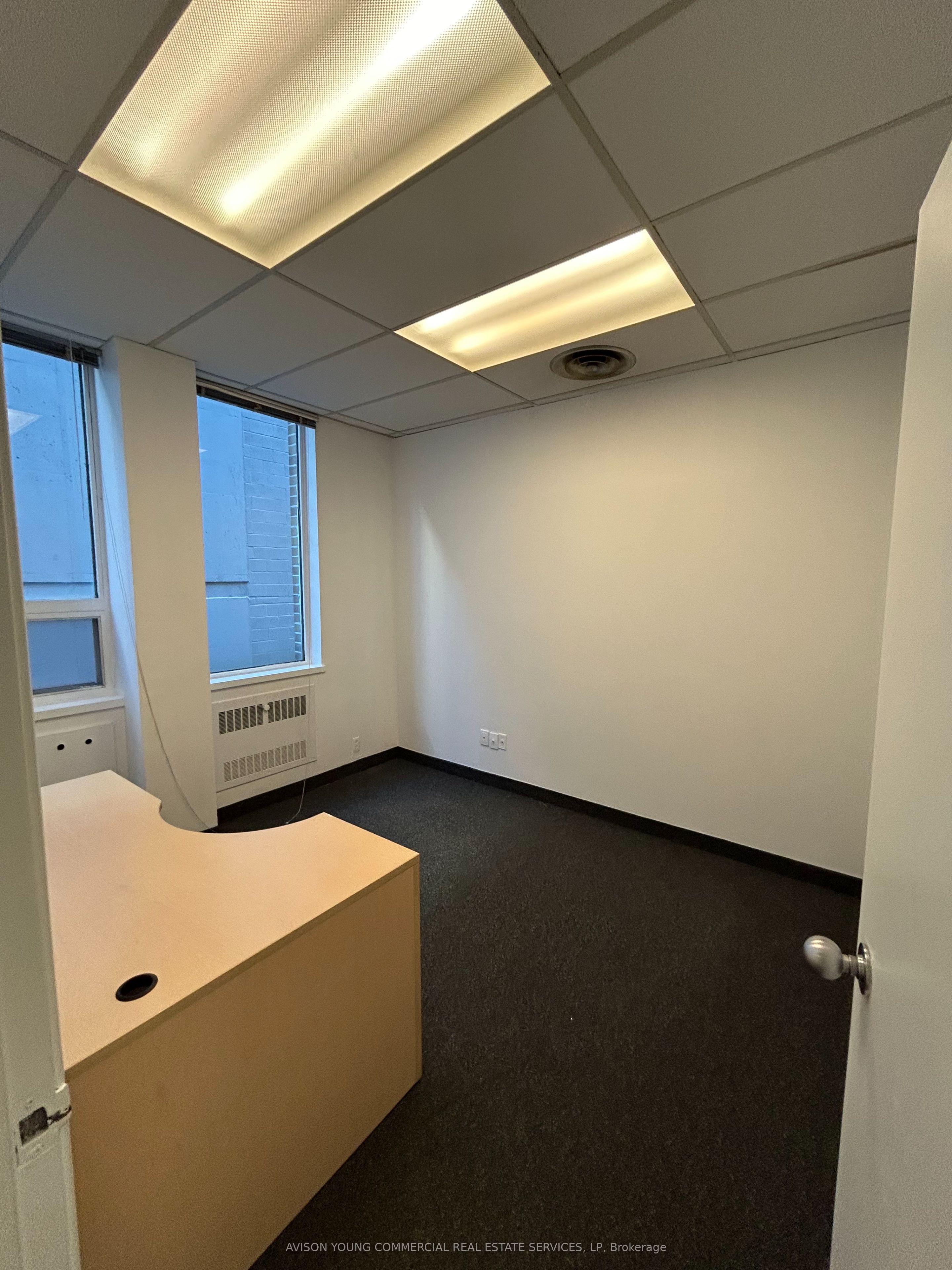 #605 - 55 Eglinton Avenue Property Photo 5