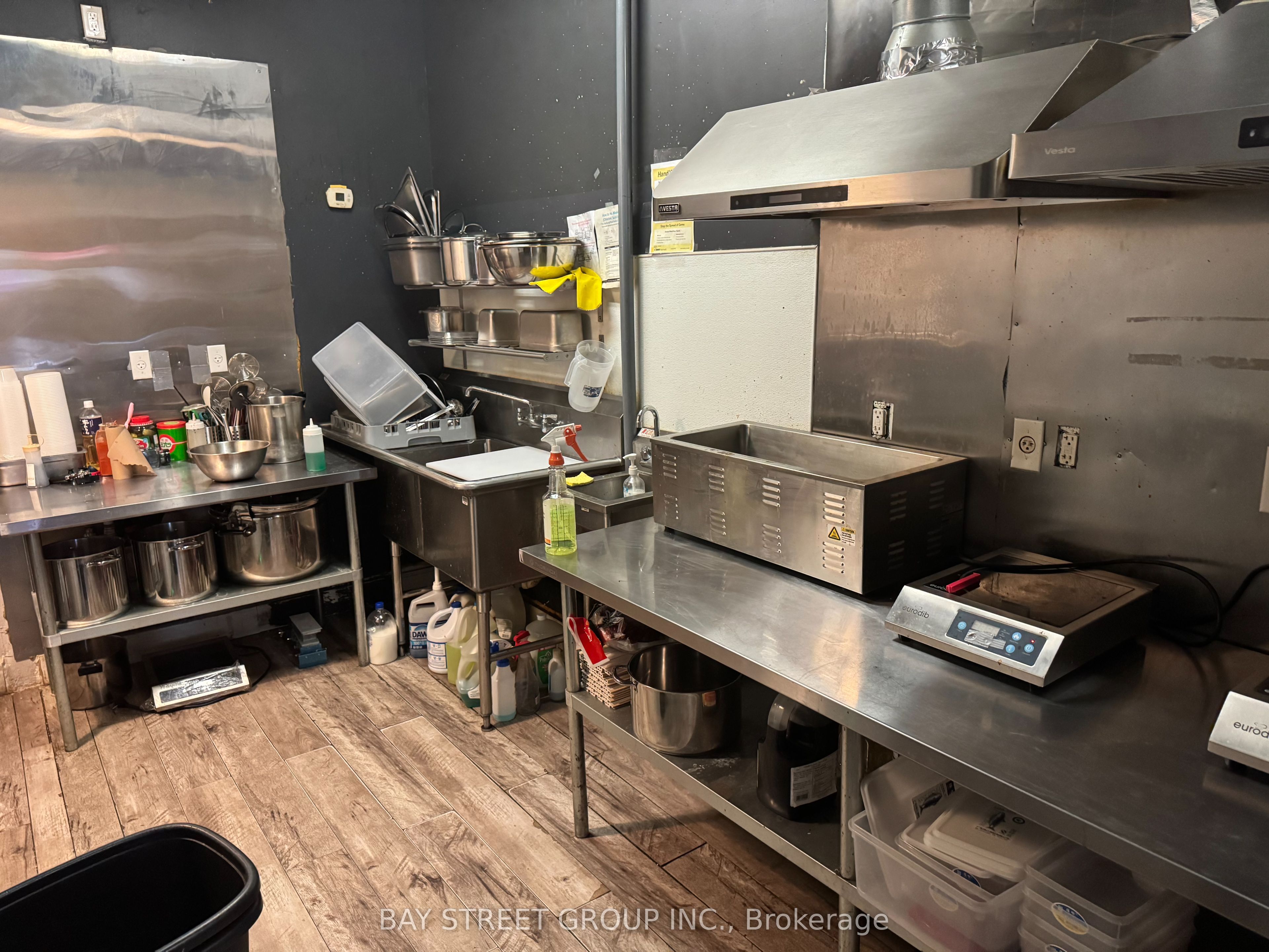 ##12 - 5418 Yonge Street Property Photo 5