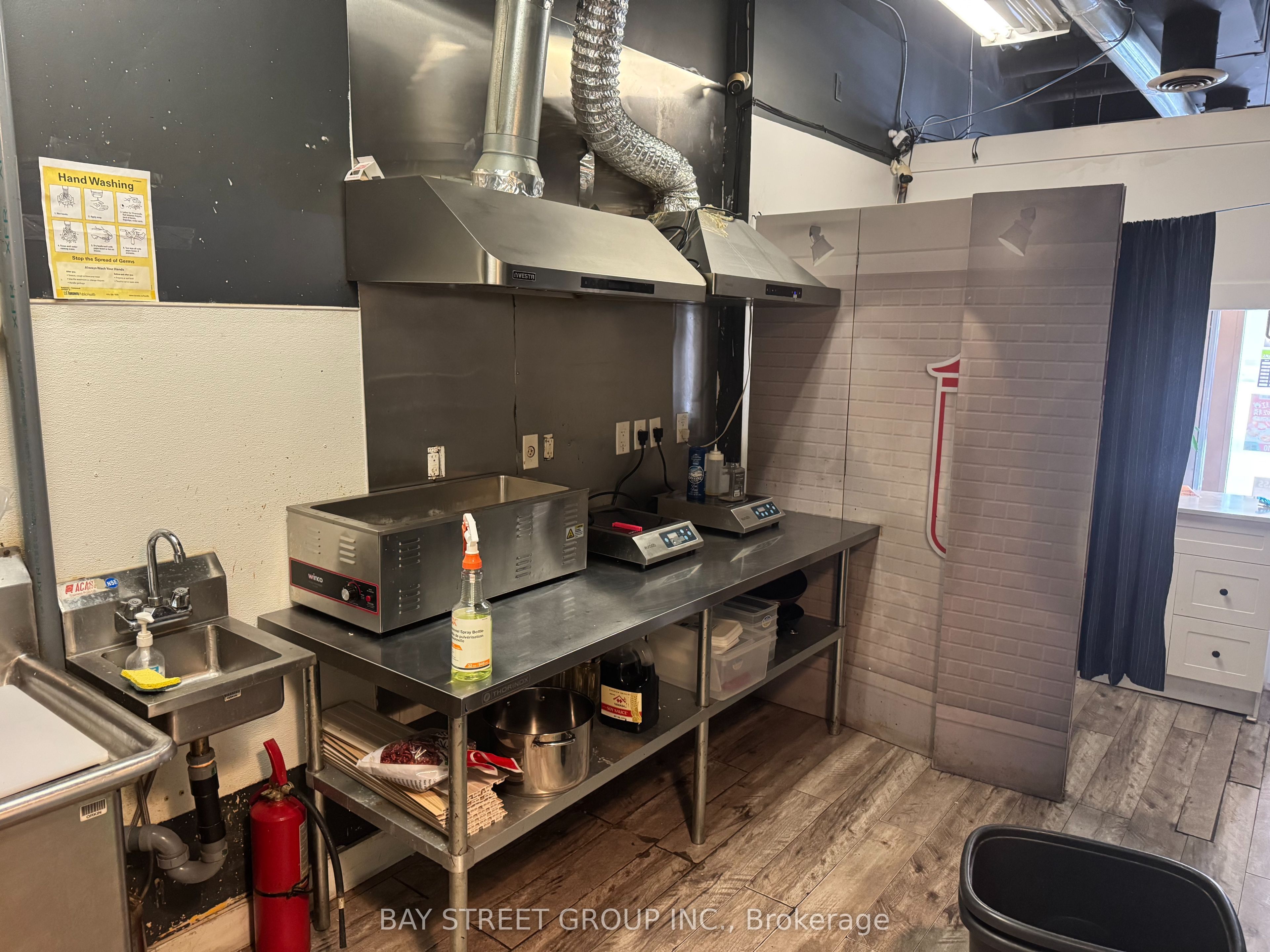 ##12 - 5418 Yonge Street Property Photo 7