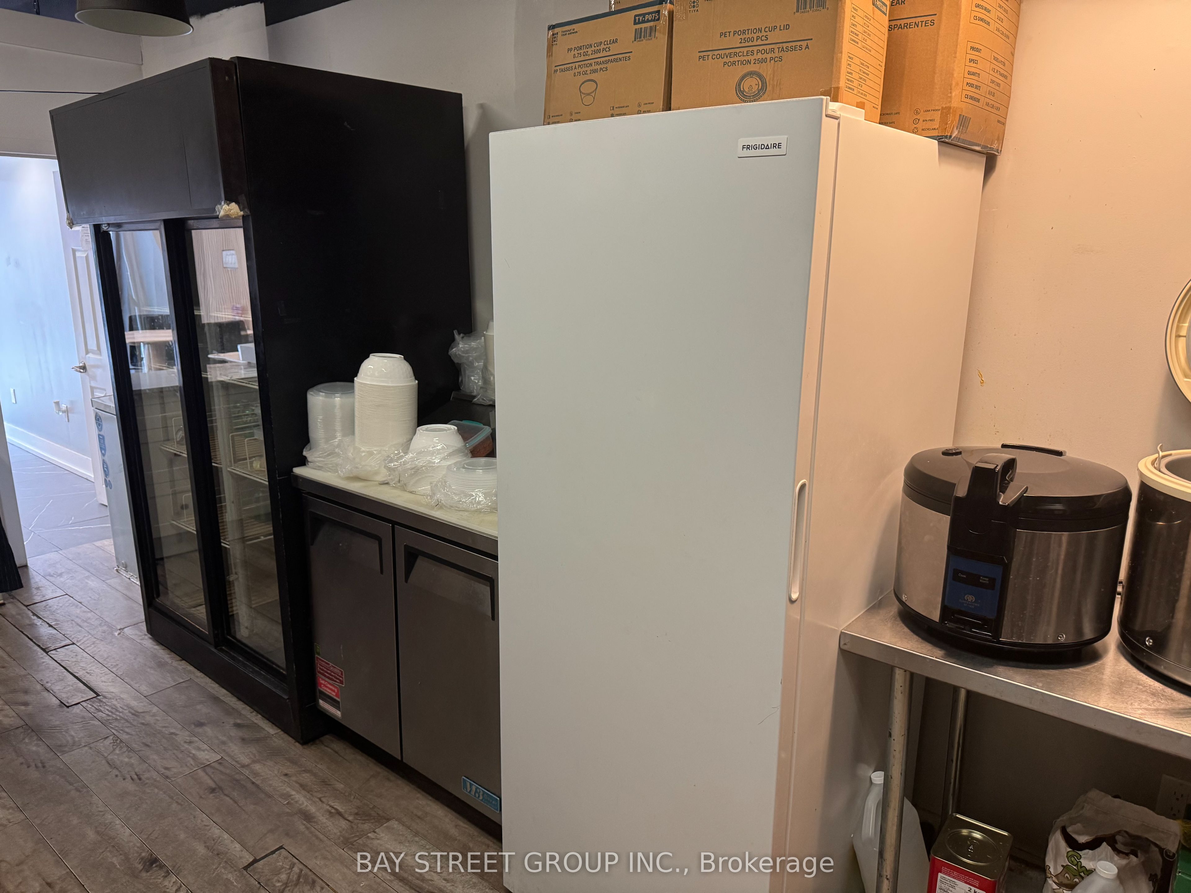 ##12 - 5418 Yonge Street Property Photo 8