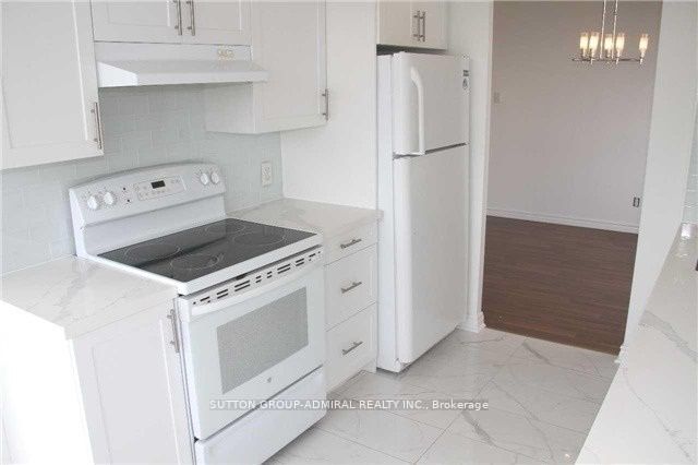 #909 - 1121 Steeles Avenue Property Photo 3