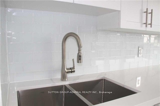 #909 - 1121 Steeles Avenue Property Photo 4