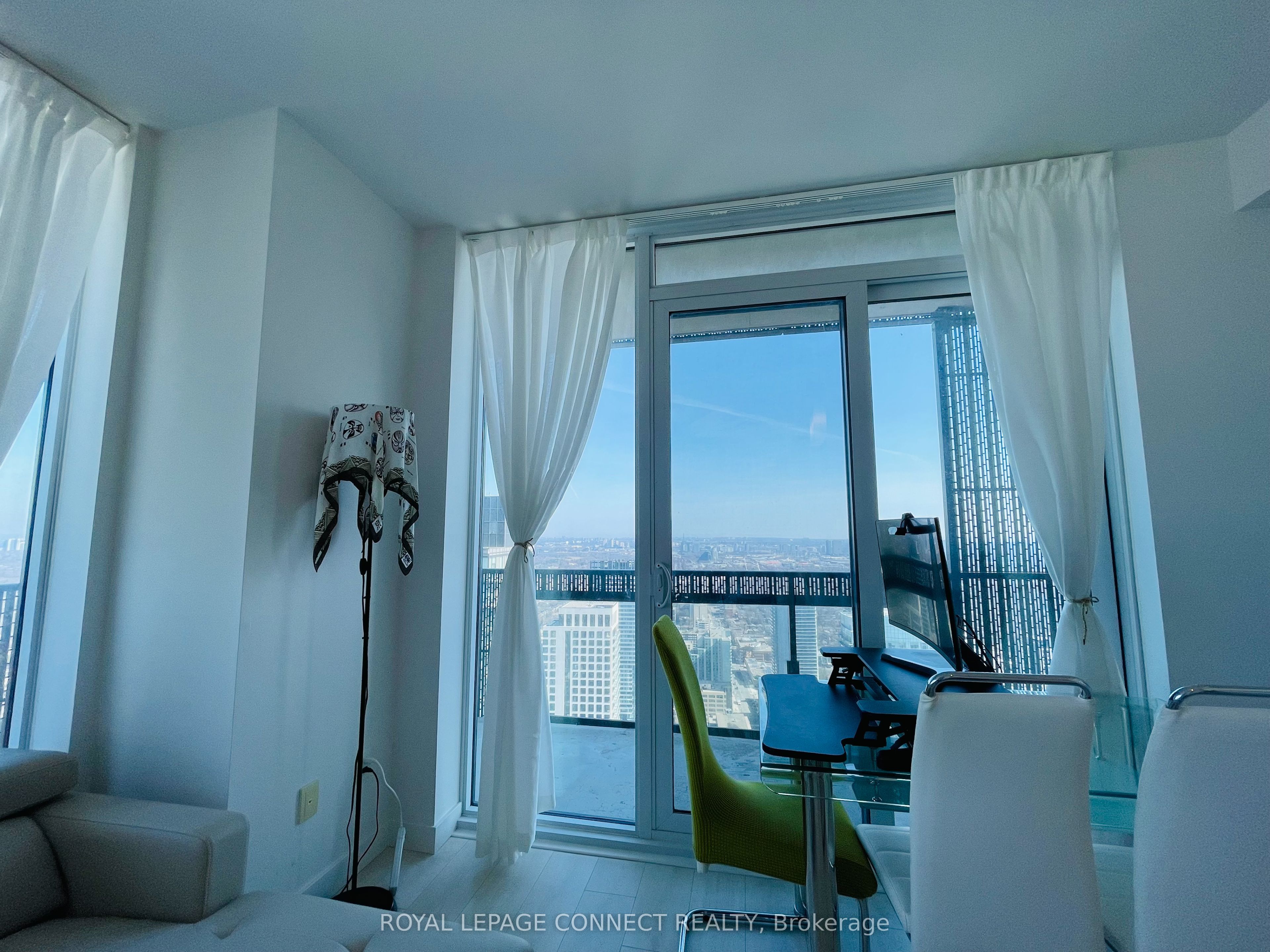 #4708 - 8 Eglinton Avenue Property Photo 13