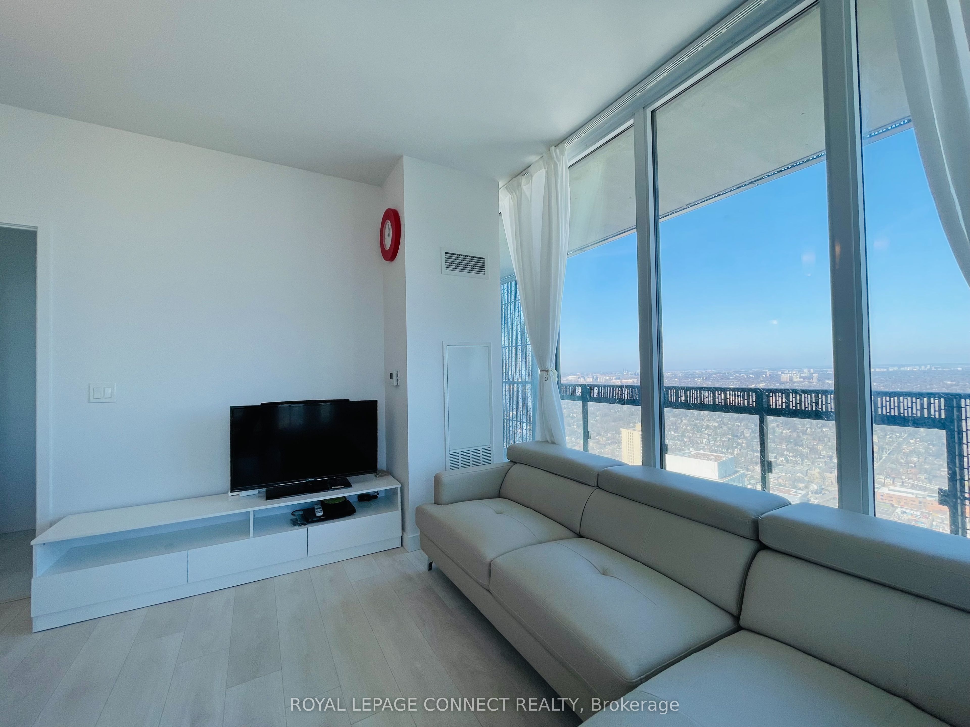 #4708 - 8 Eglinton Avenue Property Photo 14