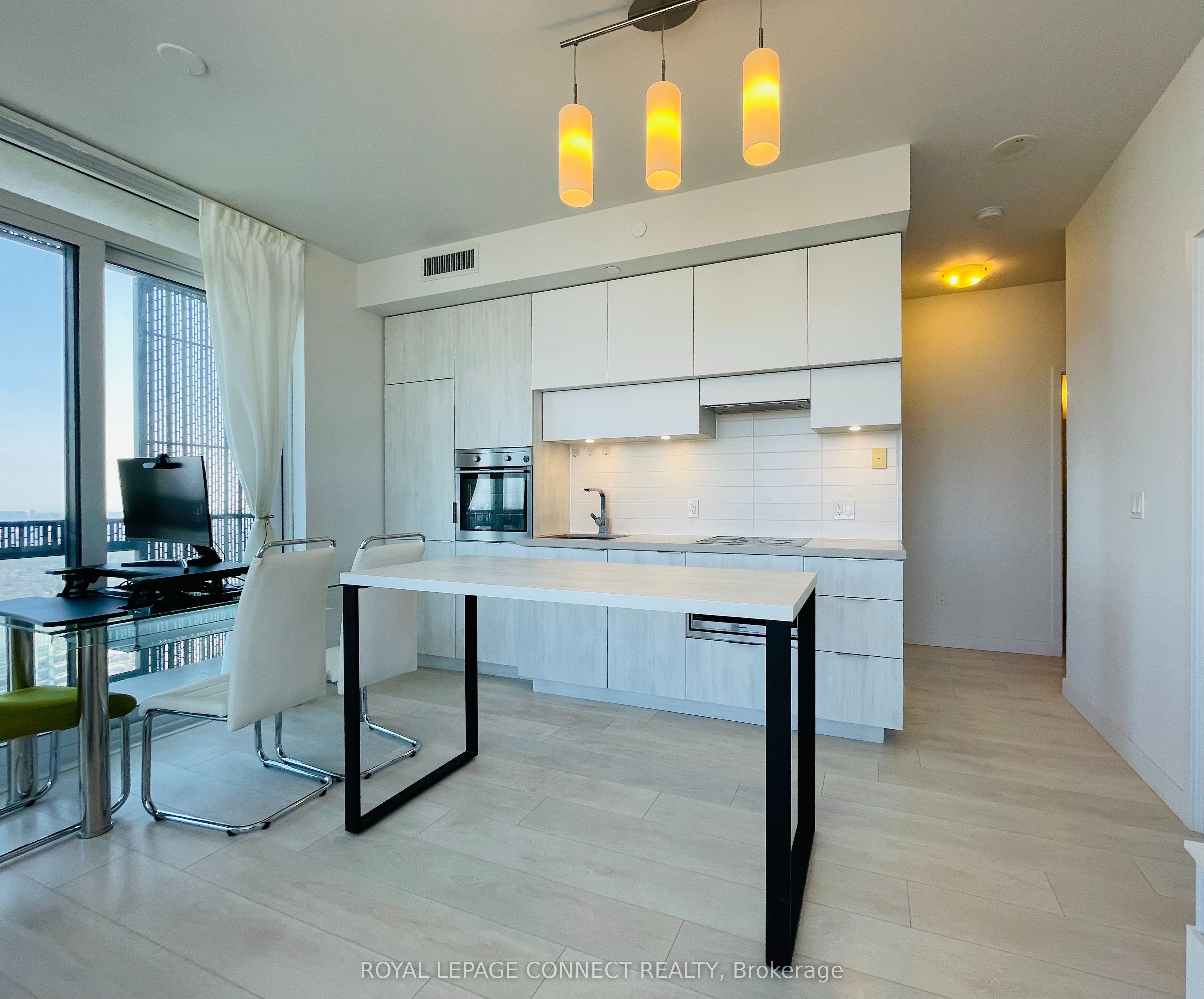 #4708 - 8 Eglinton Avenue Property Photo 17