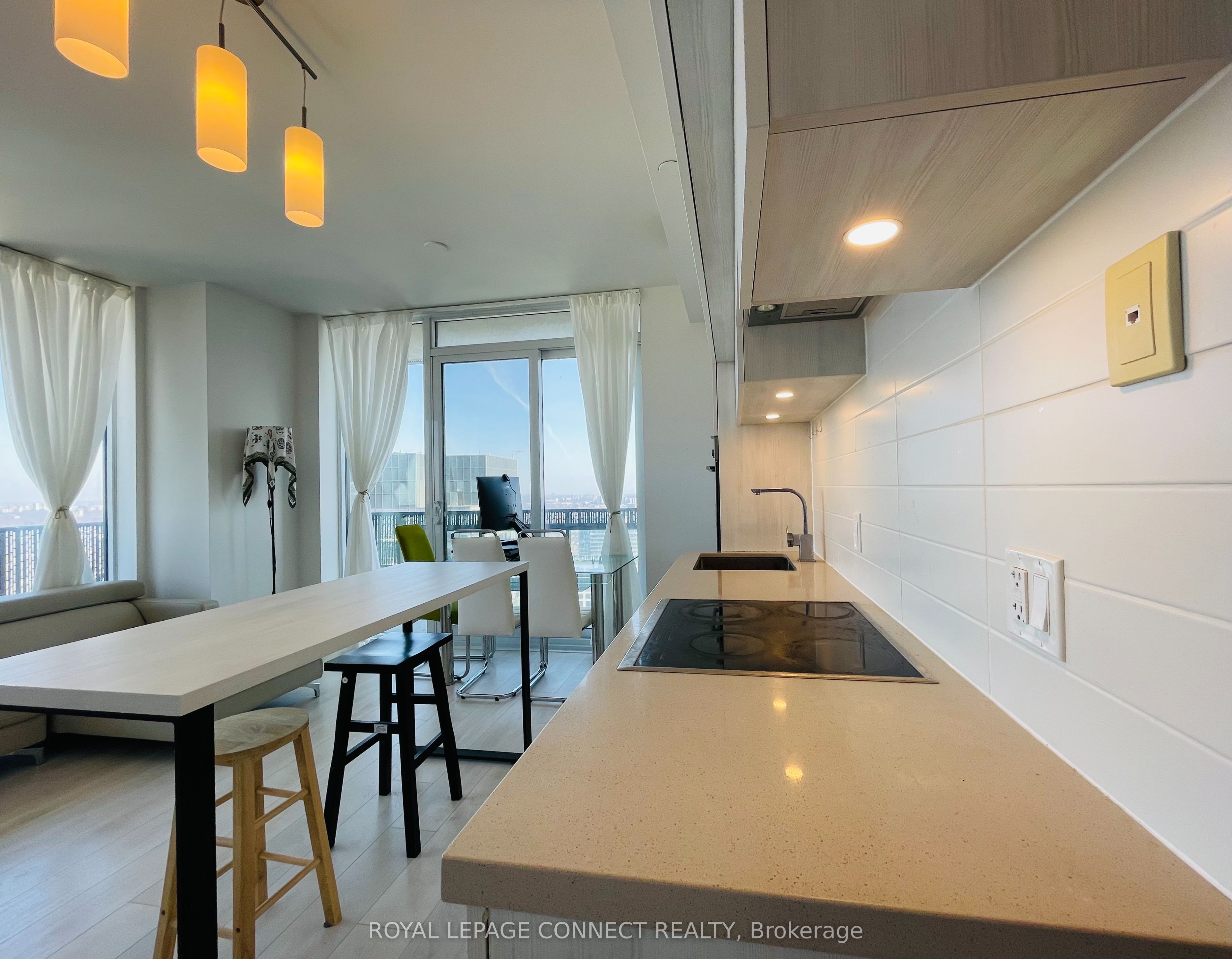 #4708 - 8 Eglinton Avenue Property Photo 19