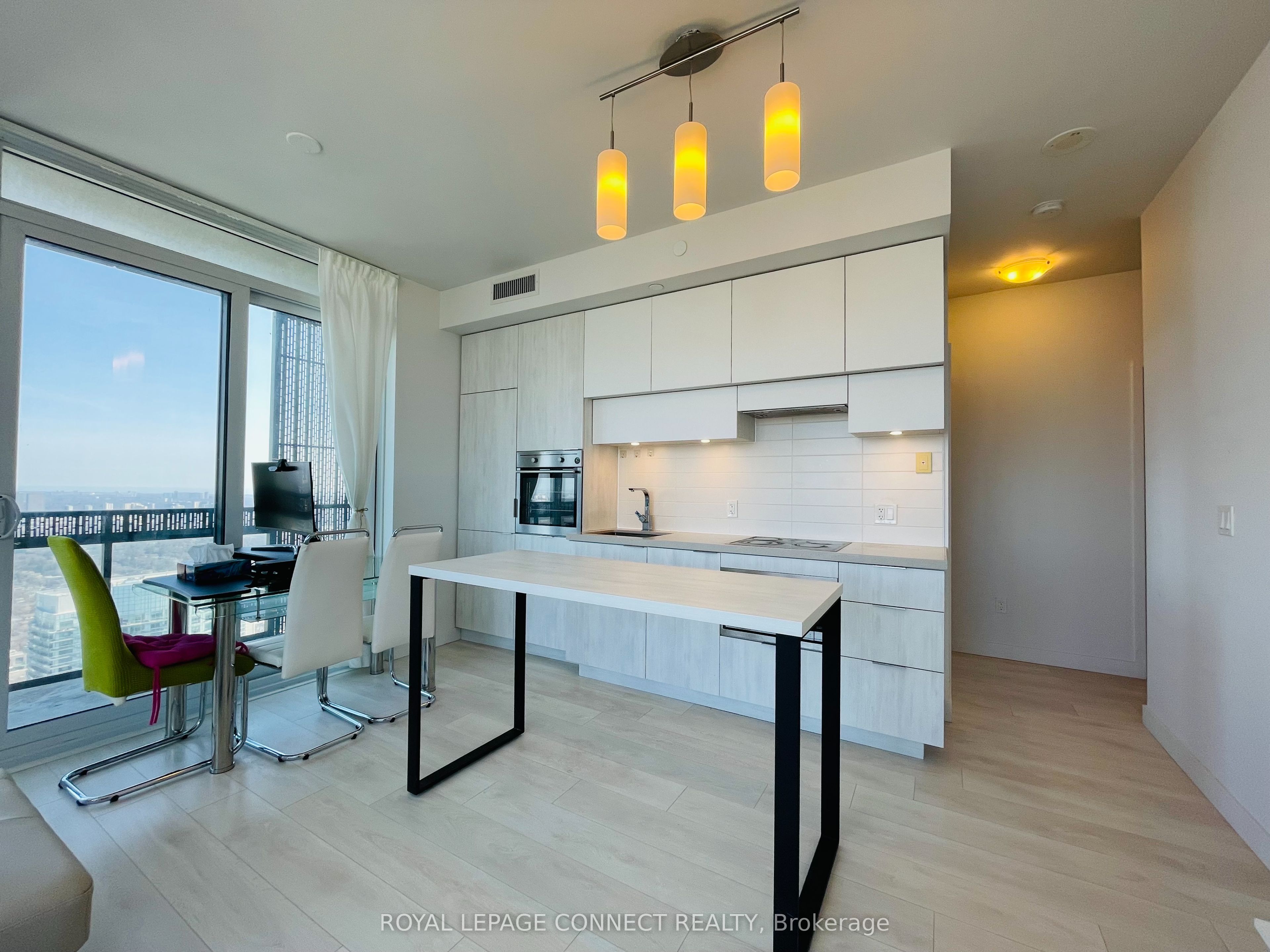 #4708 - 8 Eglinton Avenue Property Photo 21