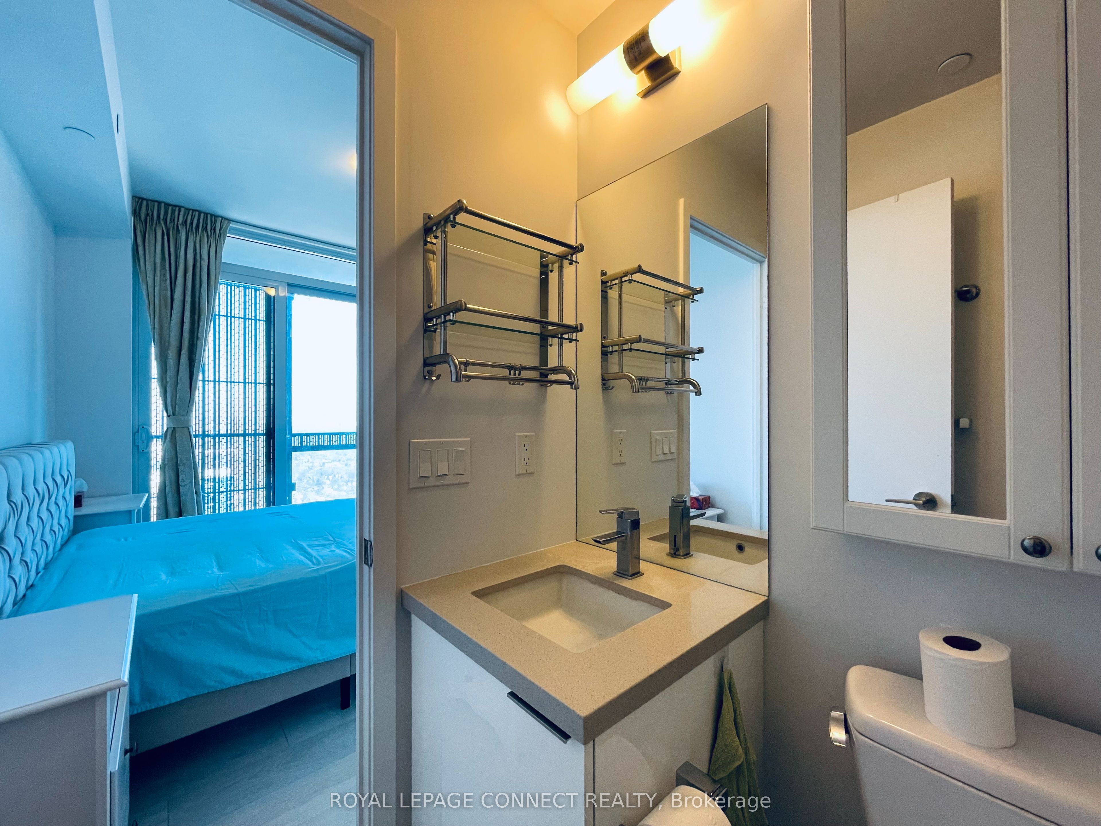 #4708 - 8 Eglinton Avenue Property Photo 27