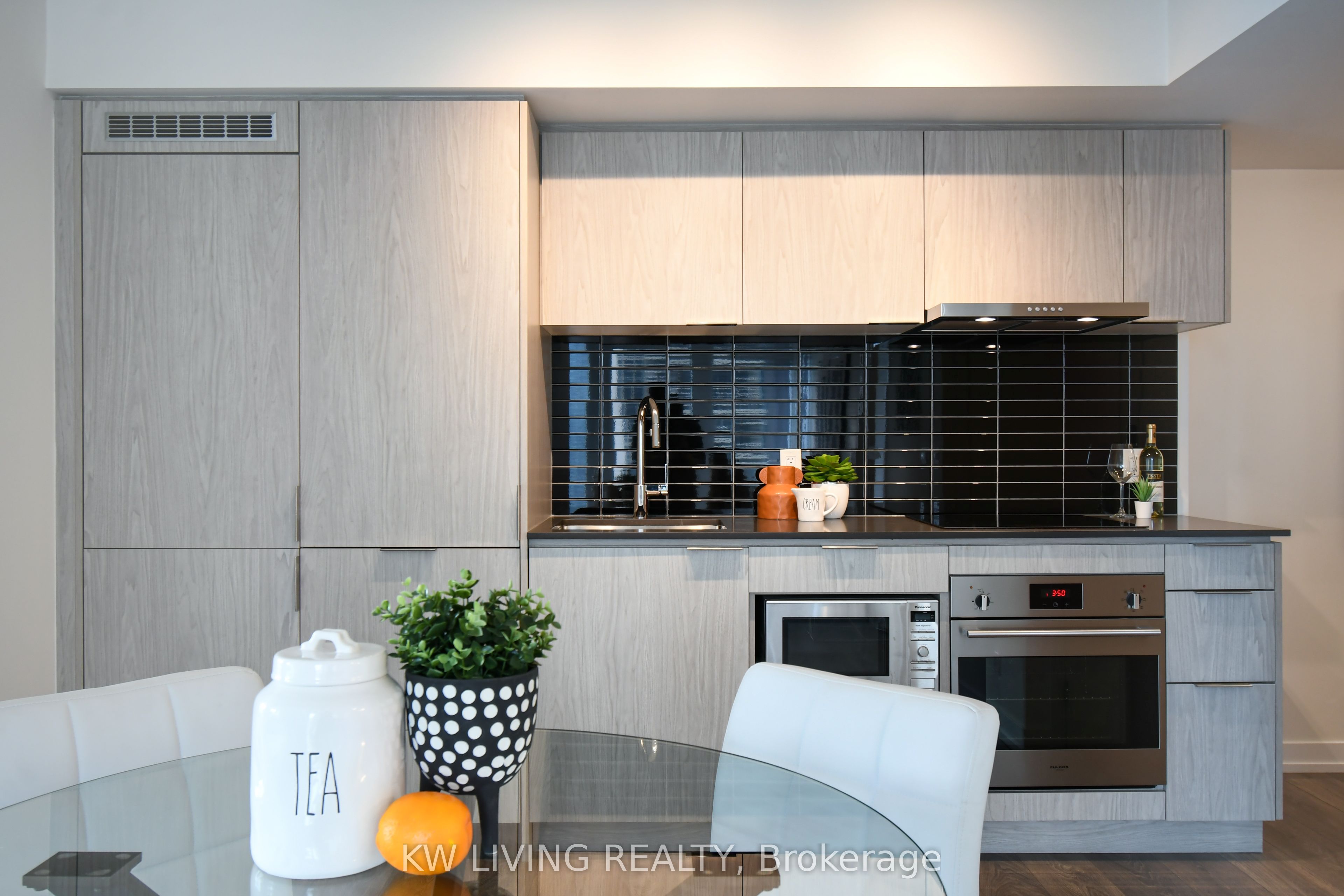 #2506 - 60 Shuter Street Property Photo 5