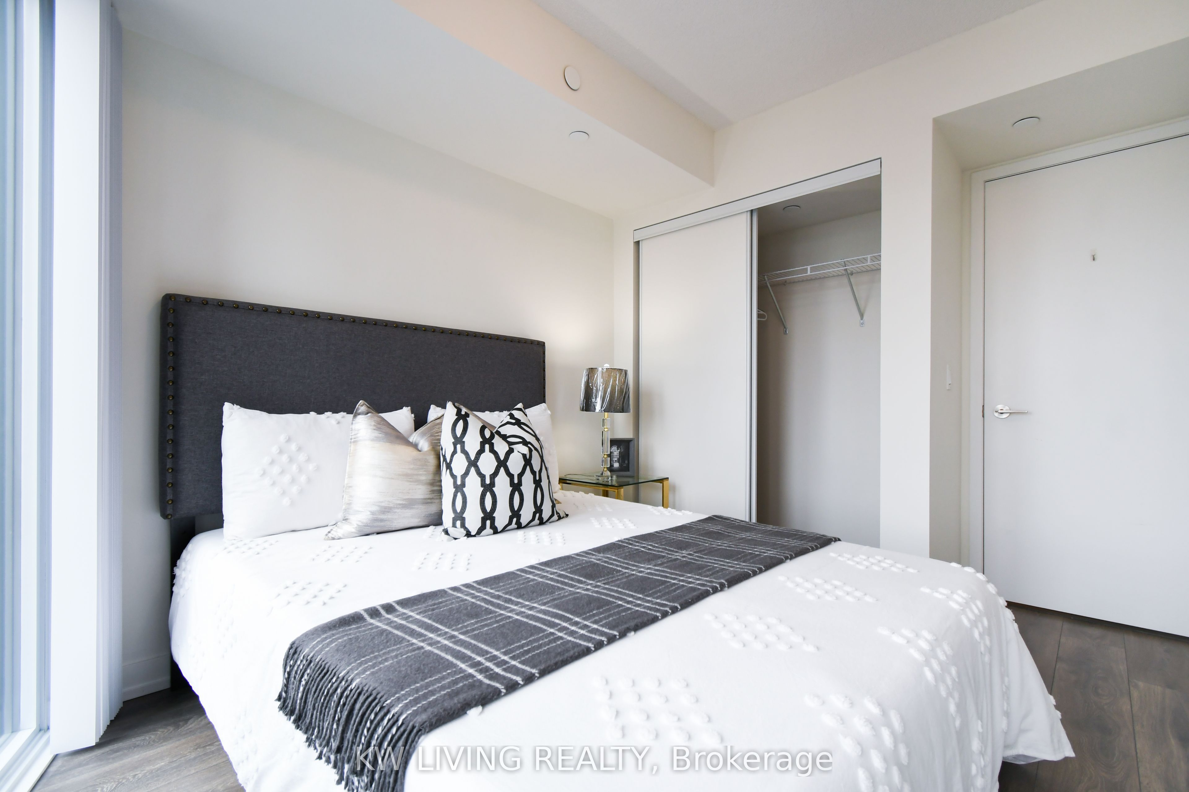 #2506 - 60 Shuter Street Property Photo 16