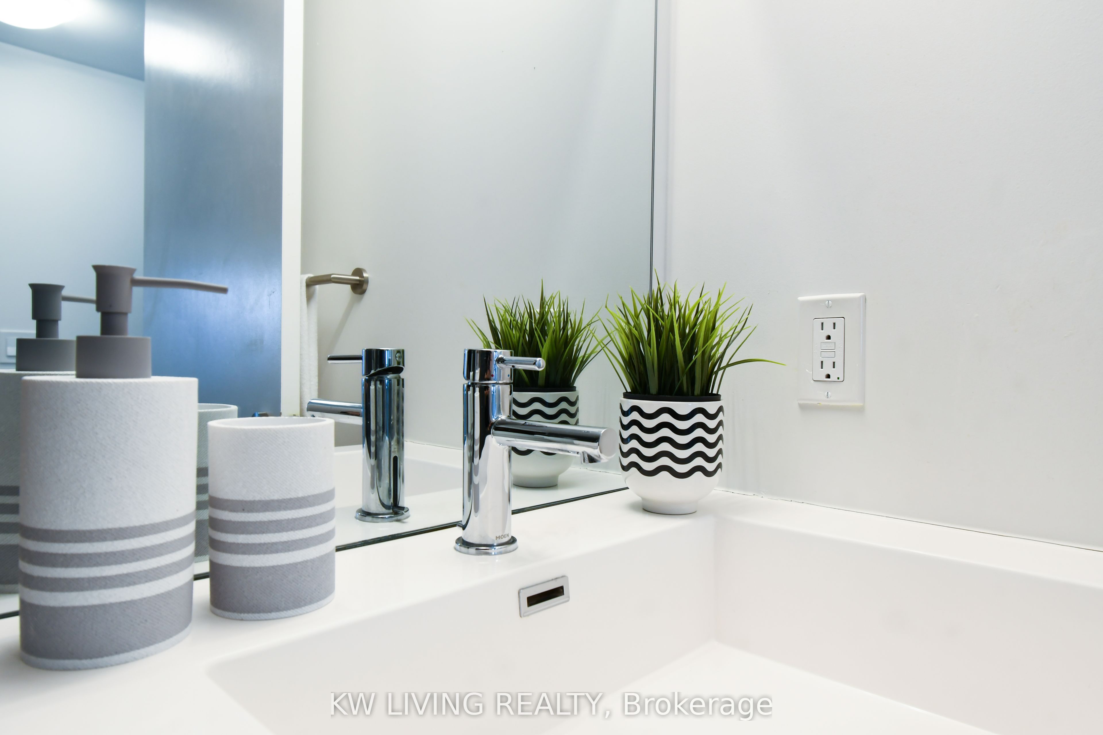 #2506 - 60 Shuter Street Property Photo 22